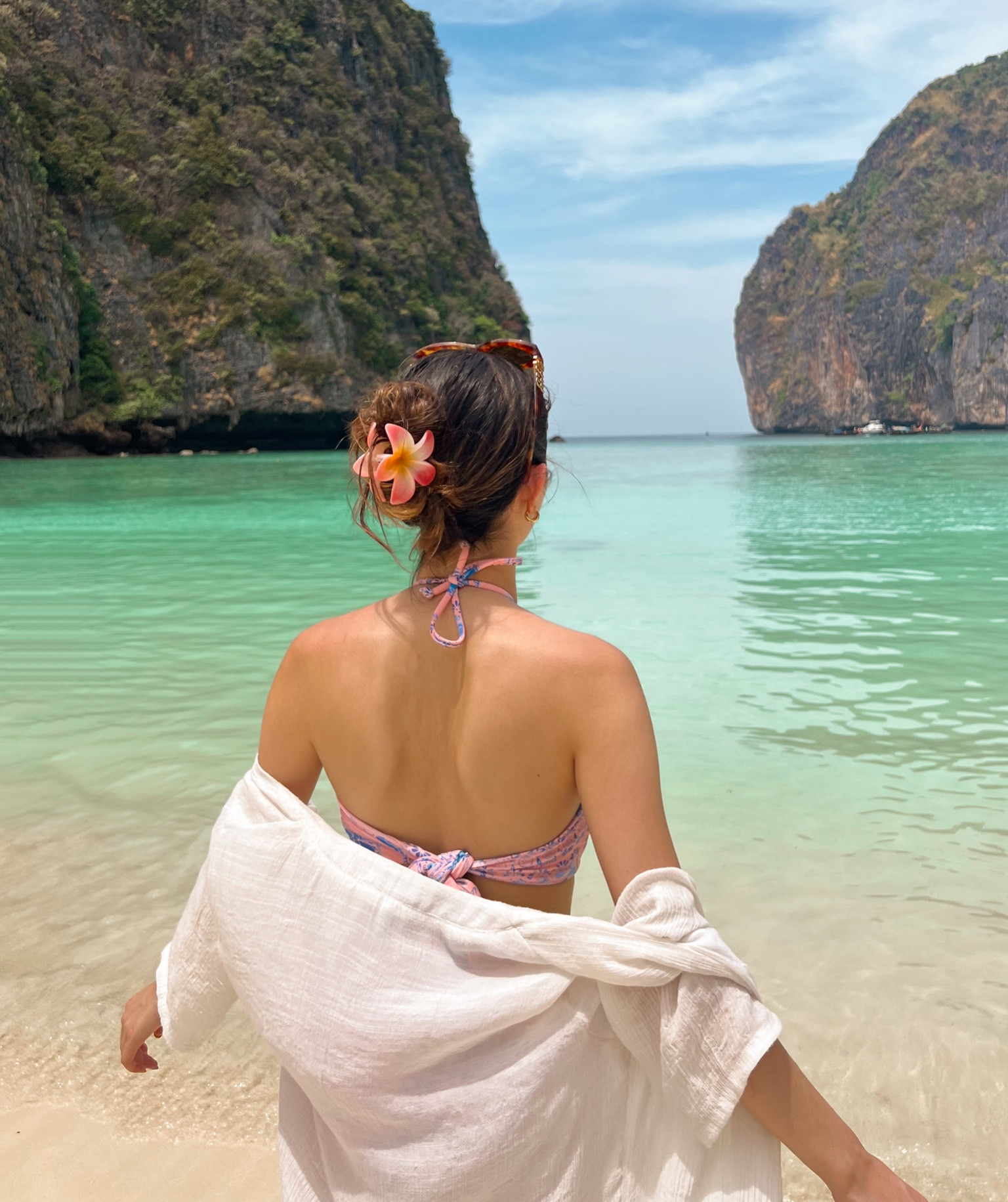 spring / summer accessories - hibiscus flower claw clip, sunglasses, white linen swim suit cover up

#LTKswim #LTKfindsunder100 #LTKSeasonal
