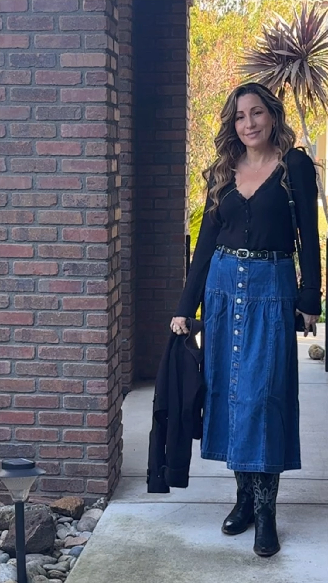 This outfit was styled around this LOFT denim midi skirt 🤍
I wanted a look that felt country-concert ready, but still polished and covered. The midi length keeps it comfortable and wearable, while the buttons and denim give it that western-inspired vibe.

Perfect for country concerts, casual nights out, festivals, or travel days when you want something stylish but practical.

This look is part of my LOFT New Arrivals haul on YouTube, where I style each piece and share how I’d actually wear it.
👉 Watch the full video for more outfit ideas.

🖤 Shop the full look here.

#LTKStyleTip #LTKFinds #LTKSpring
#loftfinds #countryconcertoutfit #denimmidi #fashionover40 #stylishandgrateful



#LTKOver40 #LTKootd #LTKSeasonal