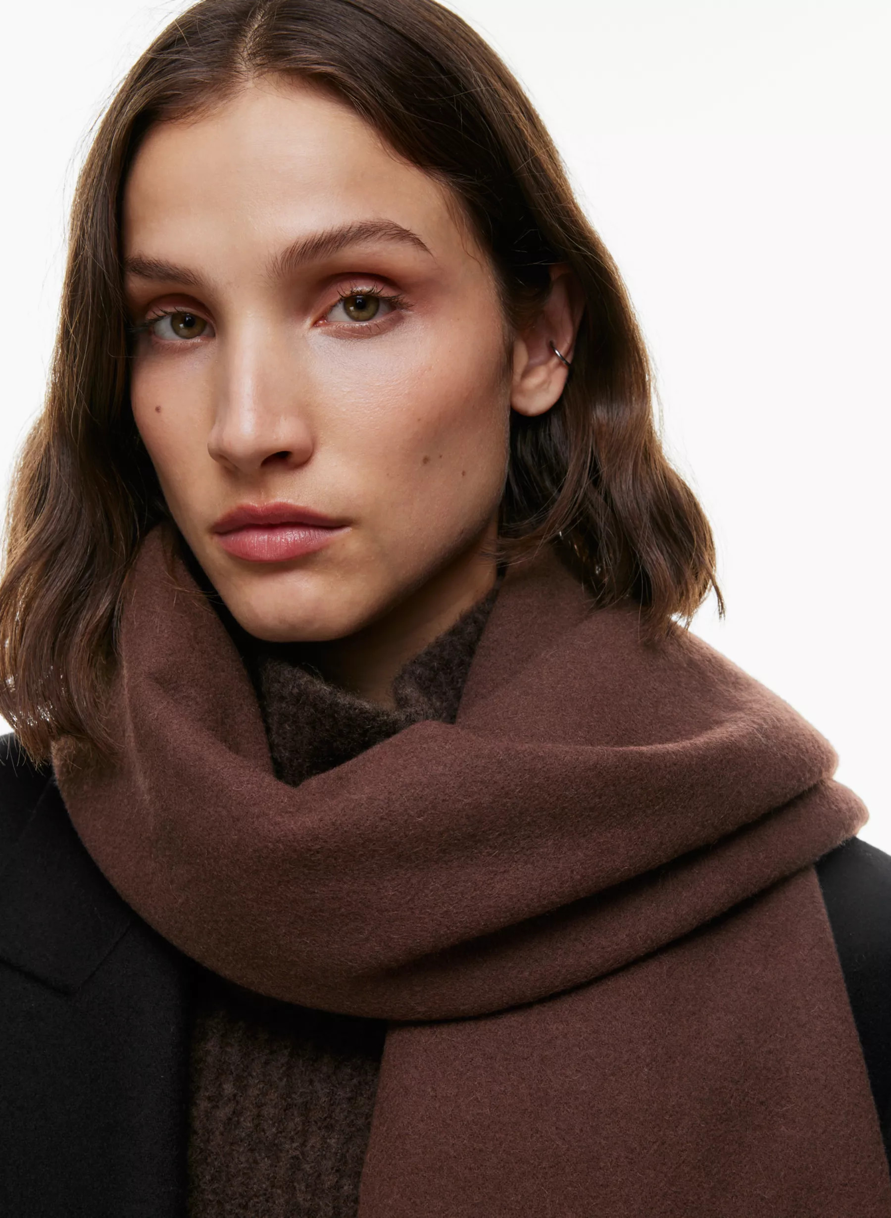THE CLASSIC SCARF | Aritzia