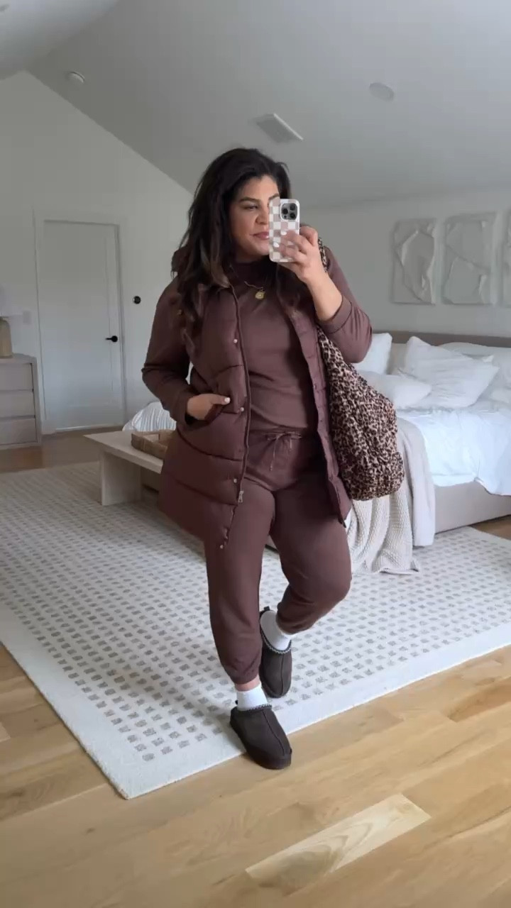 midsize winter ootd! my favorite loungewear set, a must have! I’m 5’9” size 12/XL & 23 weeks pregnant wearing a size XL  

#LTKootd #LTKBump #LTKMidsize