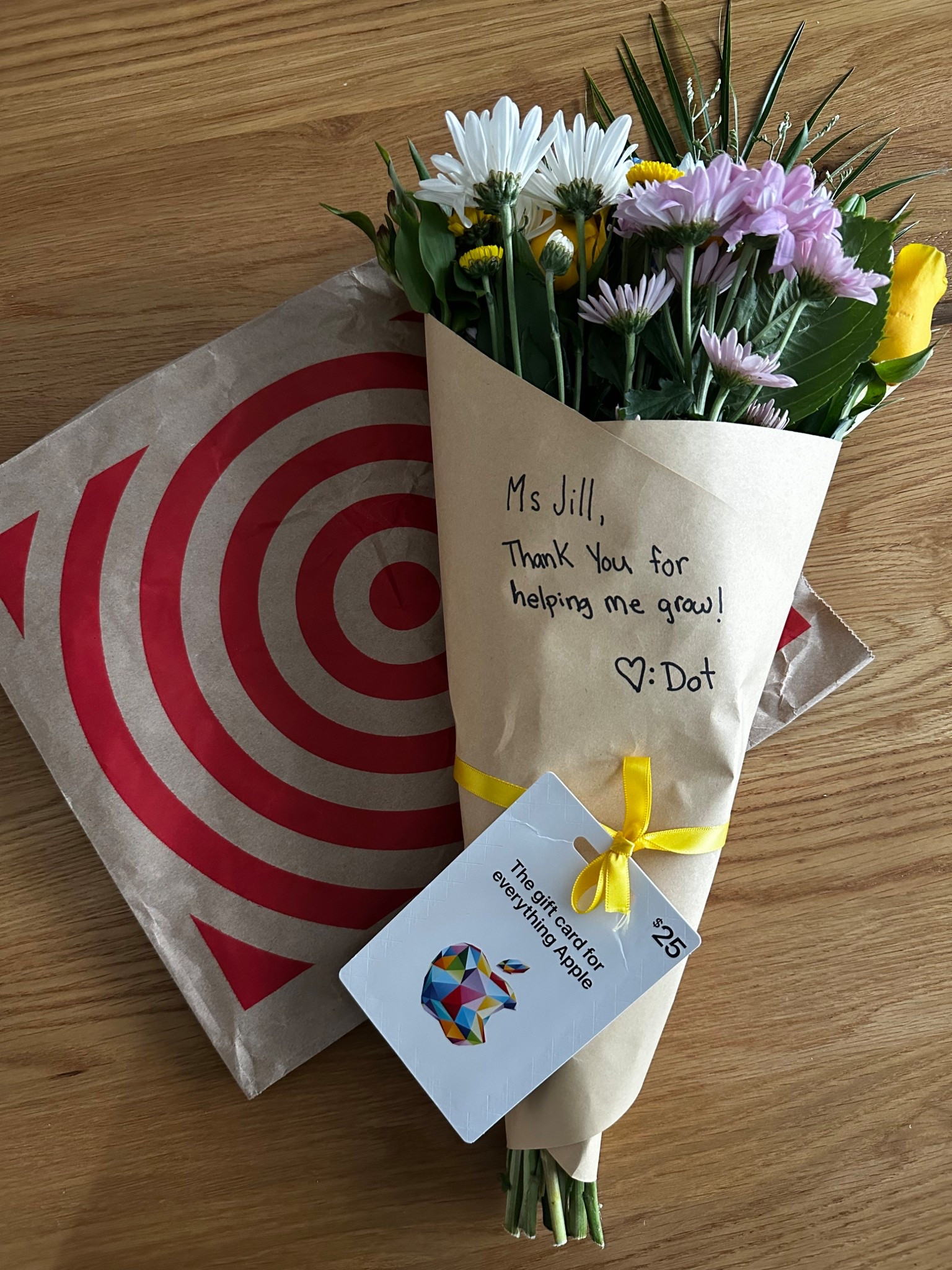 #ad Spring = saying thank you to the people who pour into our kids 💐
Fresh flowers +  Apple Gift Card from @Target is my go-to — simple, meaningful, and they get to choose what they love most.  
#GiftCard #TargetPartner #Target #Momlife #JustBecauseGift @shop.ltk #liketkit
