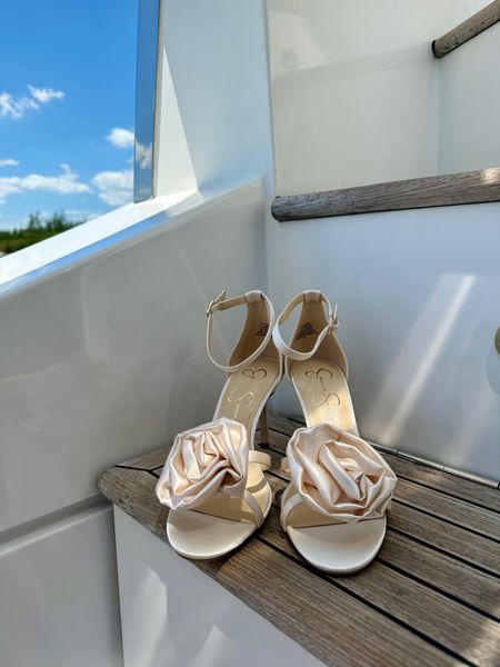 Love the detail on these heels! 🌸✨👠🥂

#LTKstyletip #LTKshoecrush