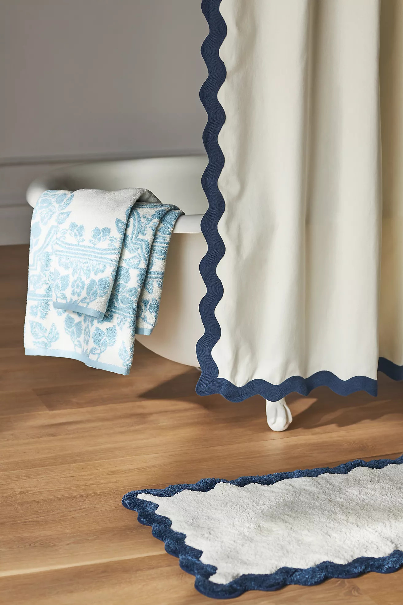 Maeve by Anthropologie Scalloped Cotton Bath Mat | Anthropologie (US)