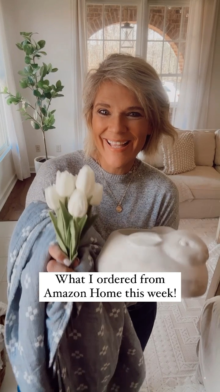 Amazon home // Spring home decor // home decor // bunny planter // tulips // blanket #ltkunder50 #ltkunder100

#LTKSeasonal #LTKhome #LTKFind