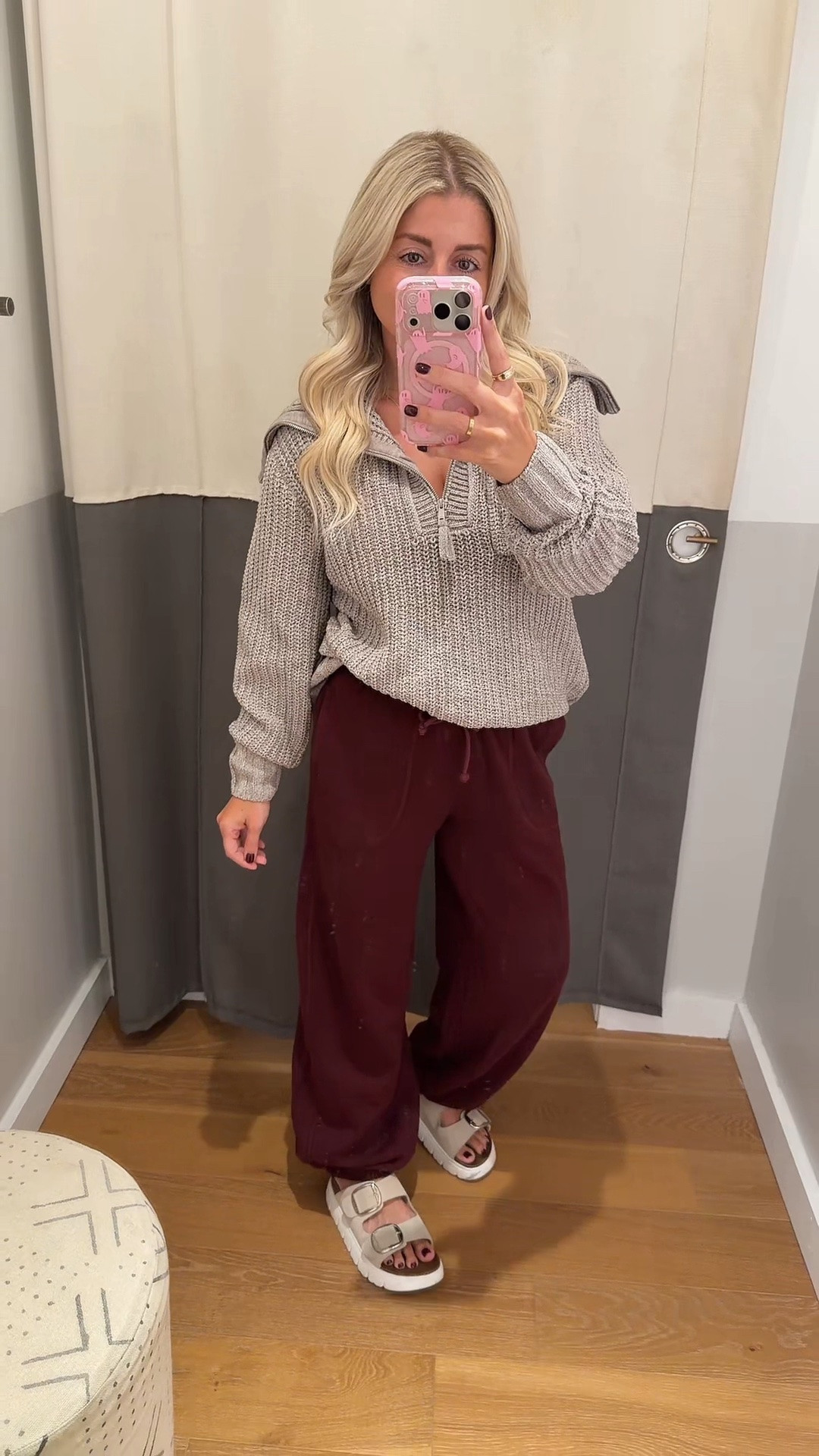 New @Aerie fall outfit 
Sweater xxs
Sweatpants xs
Sandals tts

#LTKSaleAlert
