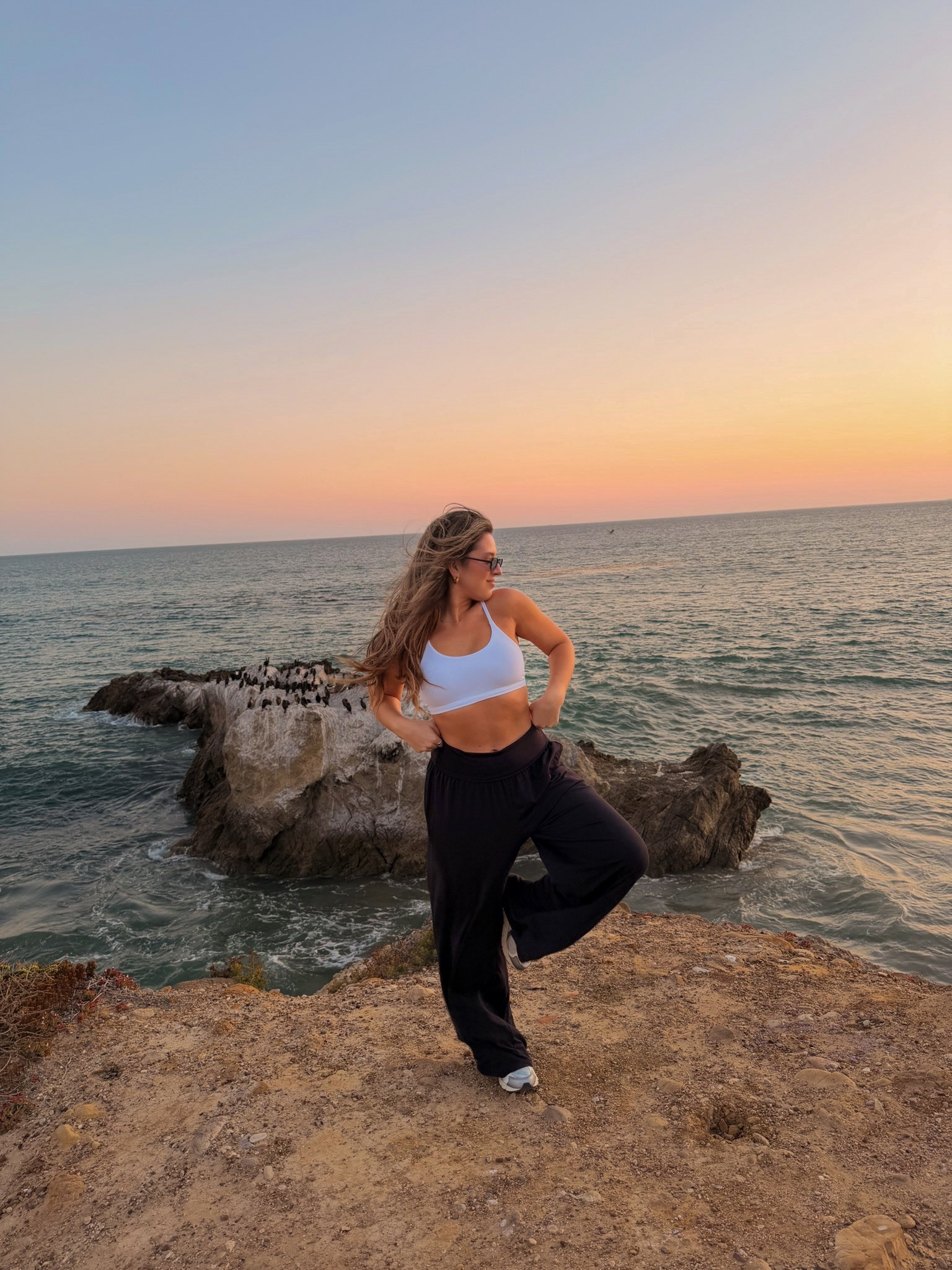 Living in these pieces from @athleta that look good and feel good 

 #athletapartner #powerofshe