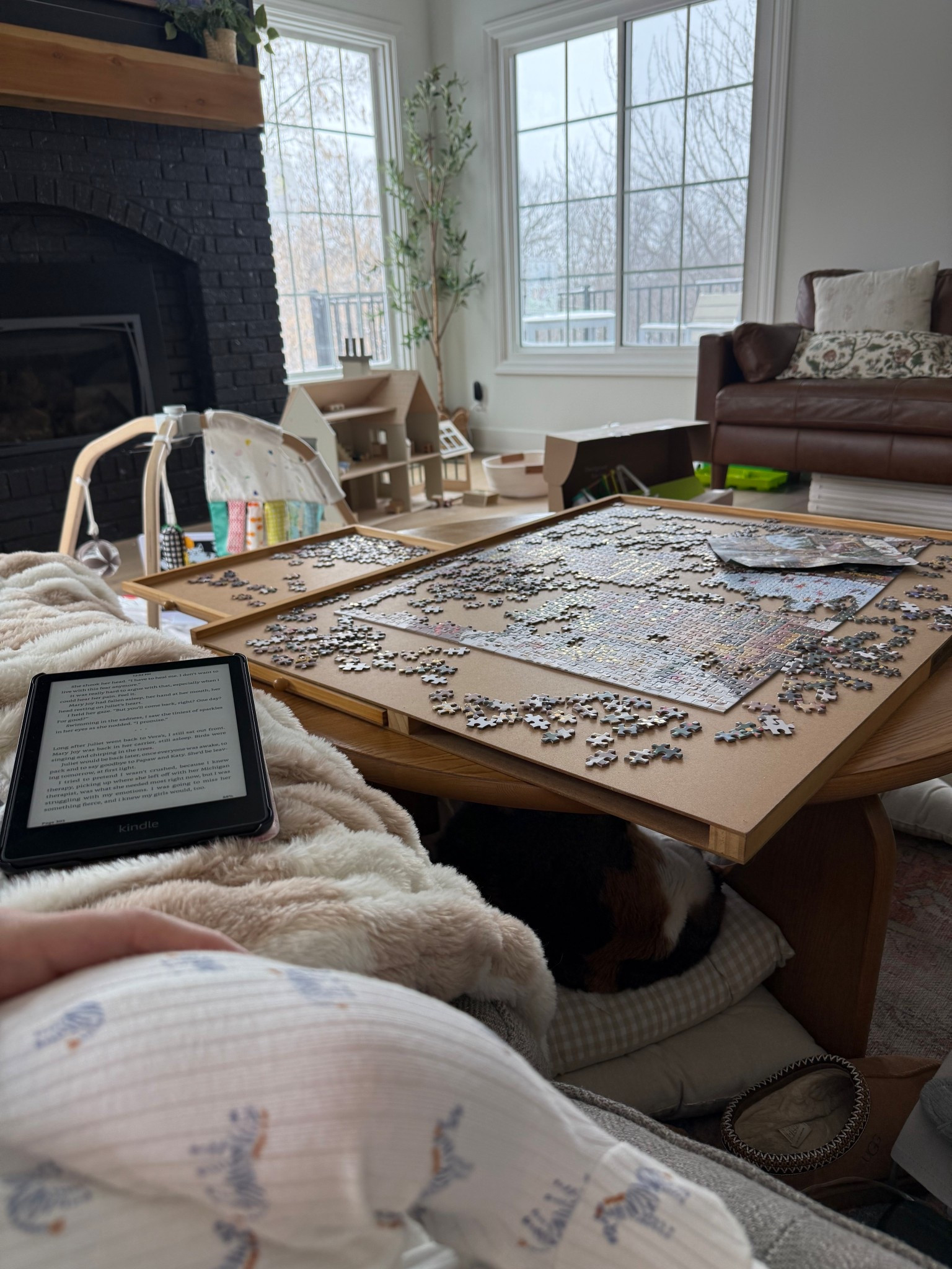 two activities I’ve been enjoying even more  postpartum! reading on my kindle and doing puzzles! Having a puzzle board has been a game changer! 