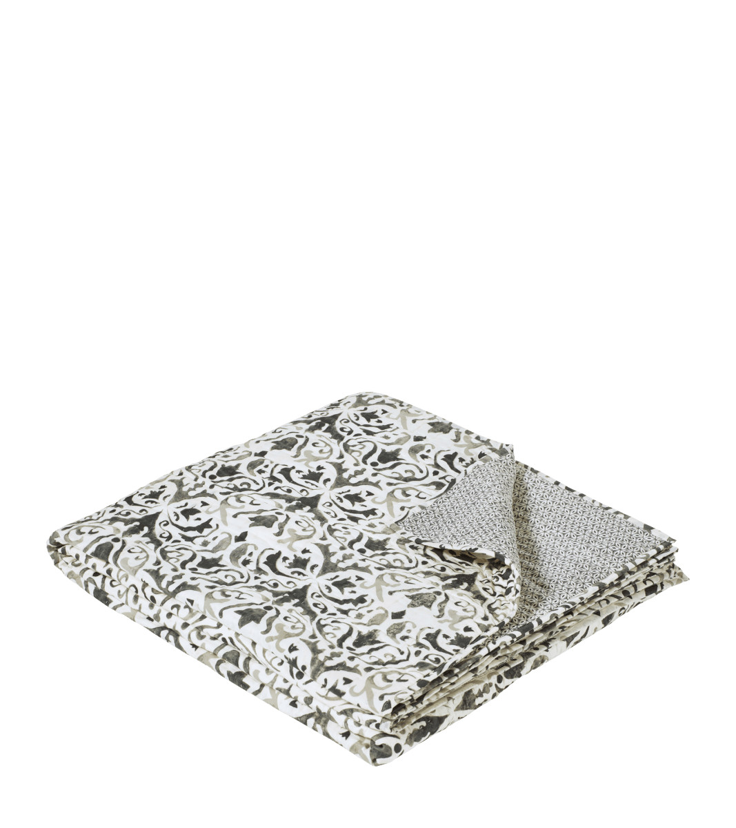 Nassau Quilt - Charcoal | OKA US