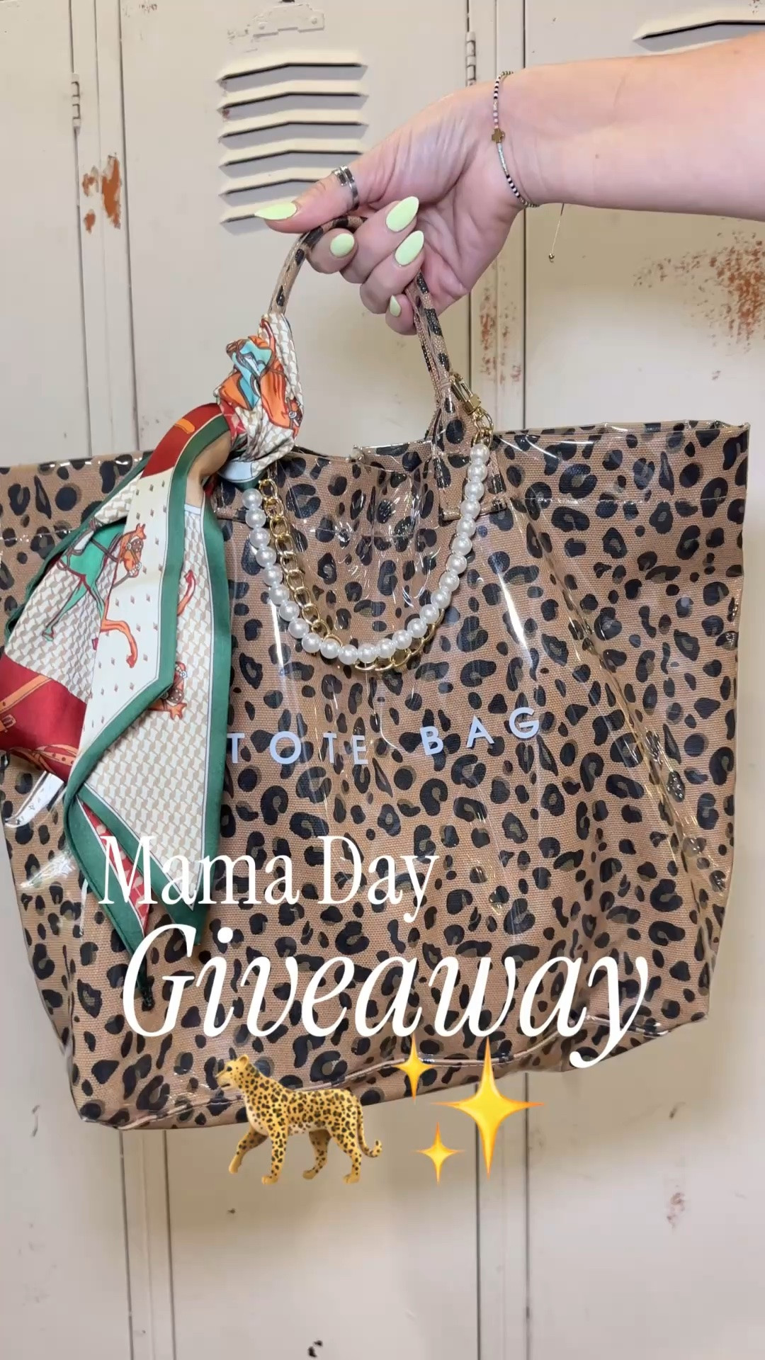 Tote bag, scarf

#LTKdayinmylife #LTKmomlife #LTKselfcare