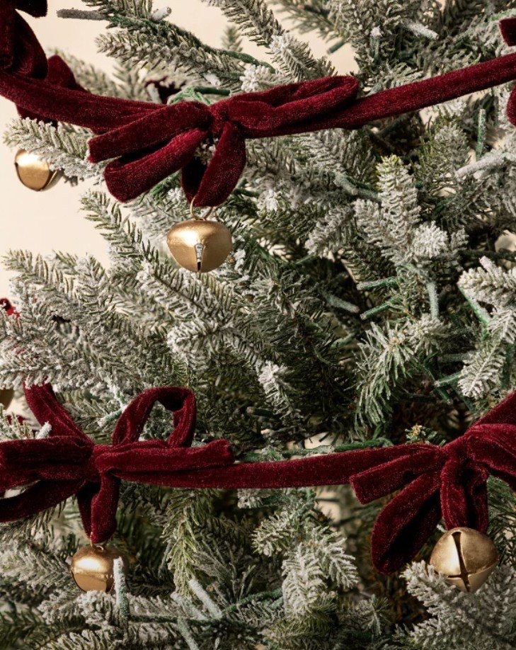 Mini Bows & Bells Garland 25% Off!

#LTKHome #LTKSaleAlert #LTKHoliday