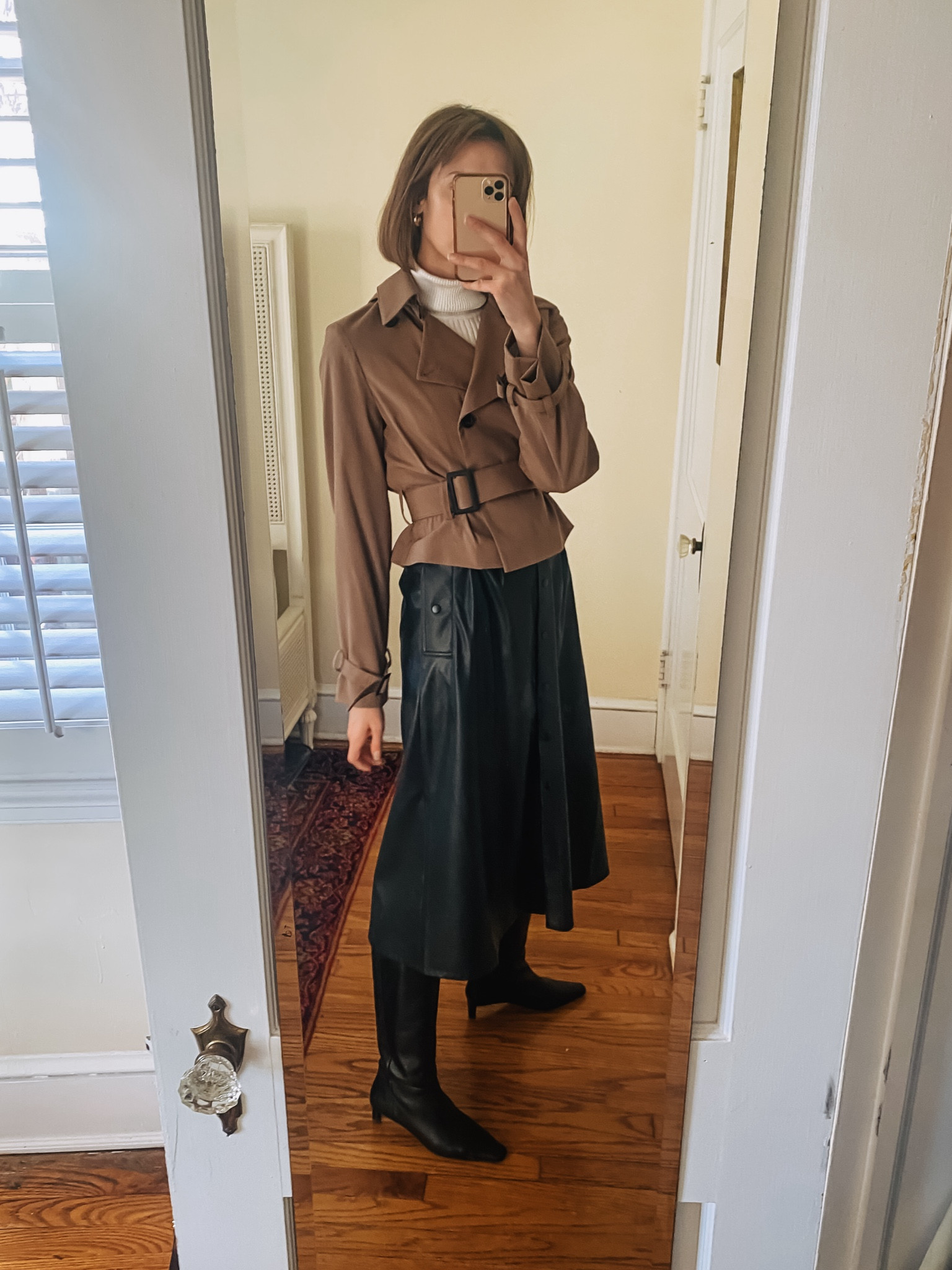 This cropped trench & leather skirt go so well together for work. 

#LTKSeasonal #LTKworkwear #LTKstyletip