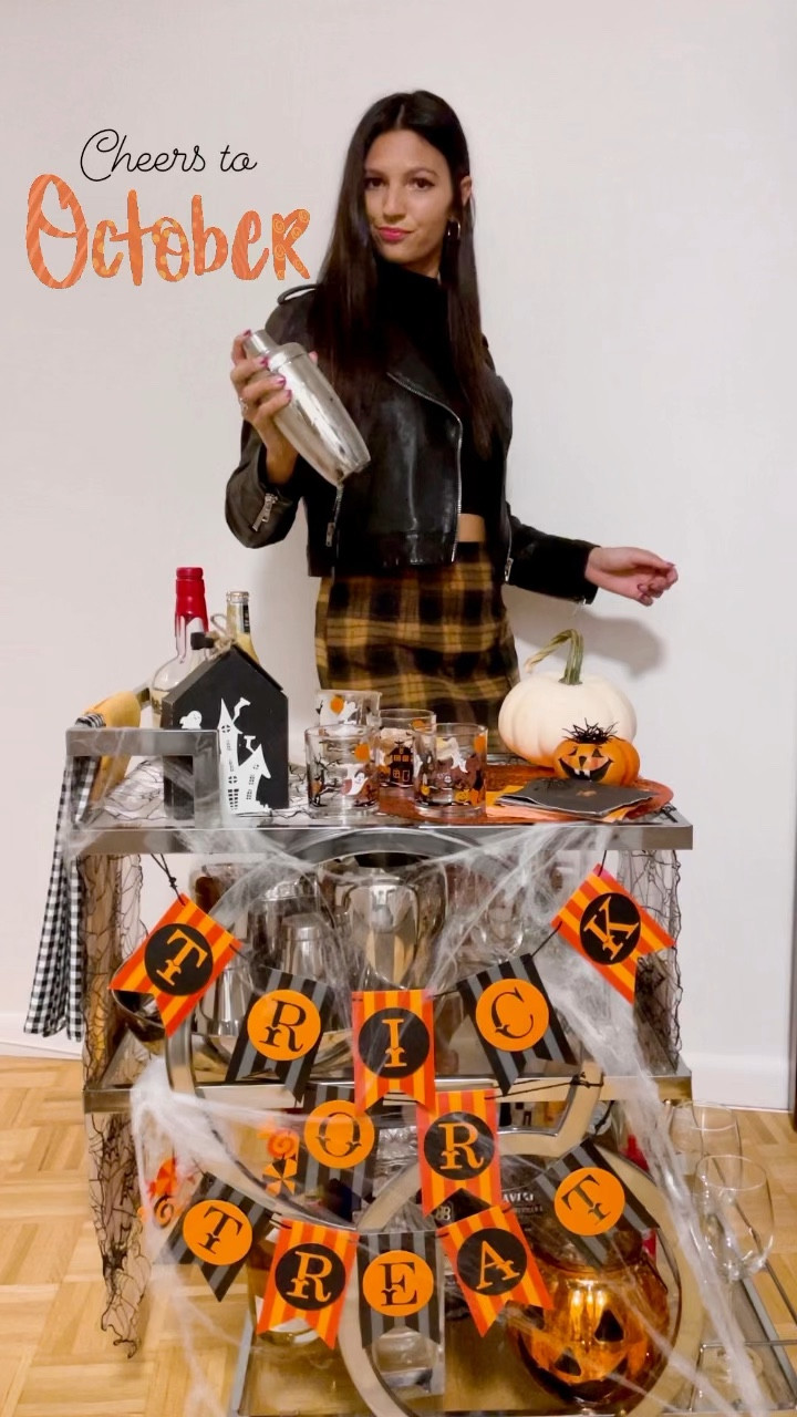 Hello October. Halloween decor. Fall outfit. 

#LTKSeasonal #LTKhome #LTKsalealert