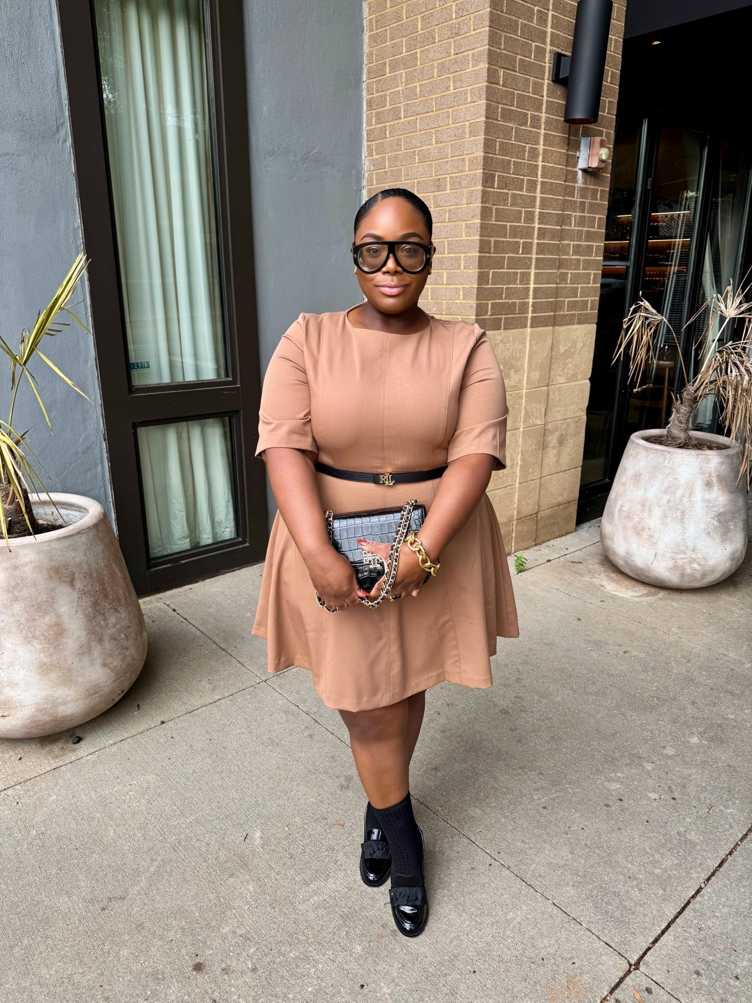 Classic Neutrals Done Right 🤎
This H&M dress is the definition of chic simplicity… easy to style and perfect for fall layering or holiday gatherings. It also comes in black, gray, leopard print, and a rich burgundy that’s gorgeous for the season.

#LTKSeasonal #LTKPlusSize #LTKBeauty