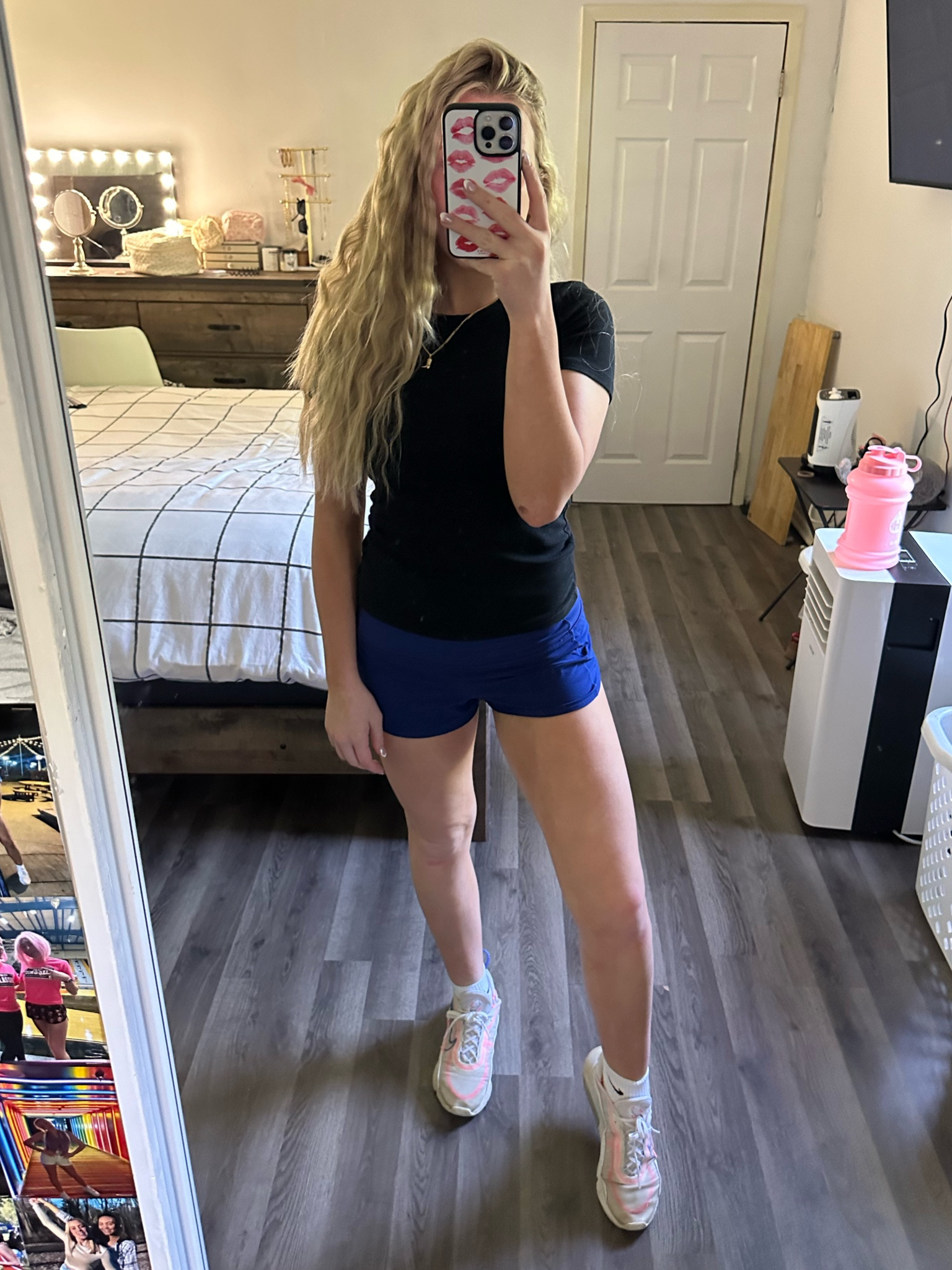 nike doesn’t sell these shoes anymore so i linked some i like! 