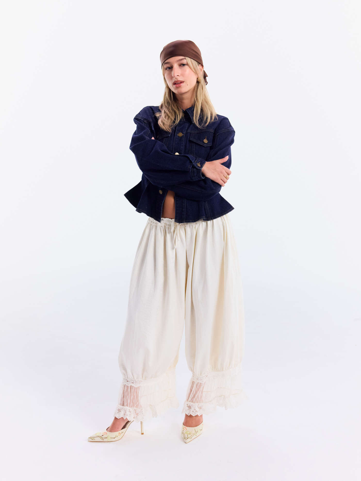 Woven Mid Rise Lace Patched Drawstring Cropped Bloomer Pants For Daily Casual | Cider