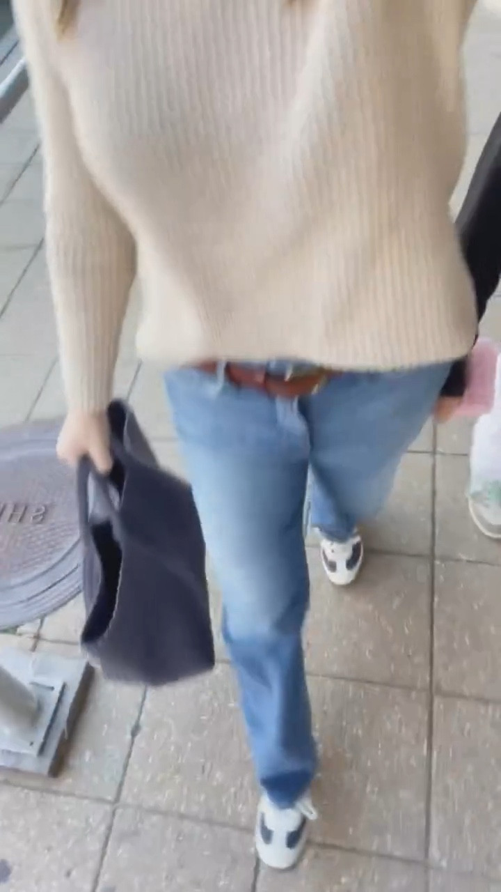 Effortless Fall Outfit 🍂✨
Keeping it chic, easy, and timeless in my go-to fall uniform — relaxed fit denim jeans, classic Adidas Sambas, and this stunning fisherman sweater by Quince (only $50!). 💫 The quality is next level — seriously feels identical to high-end luxury brands, but at a fraction of the price. I wear a small and have it in multiple colors because it’s that good.

It’s the perfect casual chic look for cozy weekends, coffee runs, and everything in between. If you’re looking for a fall wardrobe essential that’s stylish, comfortable, and affordable, this Quince sweater is your must-have. 🤍

#FallFashion #OOTD #QuinceFinds #EffortlessStyle #AdidasSambas #FallOutfitIdeas #CasualChic #DenimStyle #FallTrends2025 #FashionBlogger #WardrobeEssentials #QuietLuxury

#LTKmomlife #LTKootd #LTKSeasonal