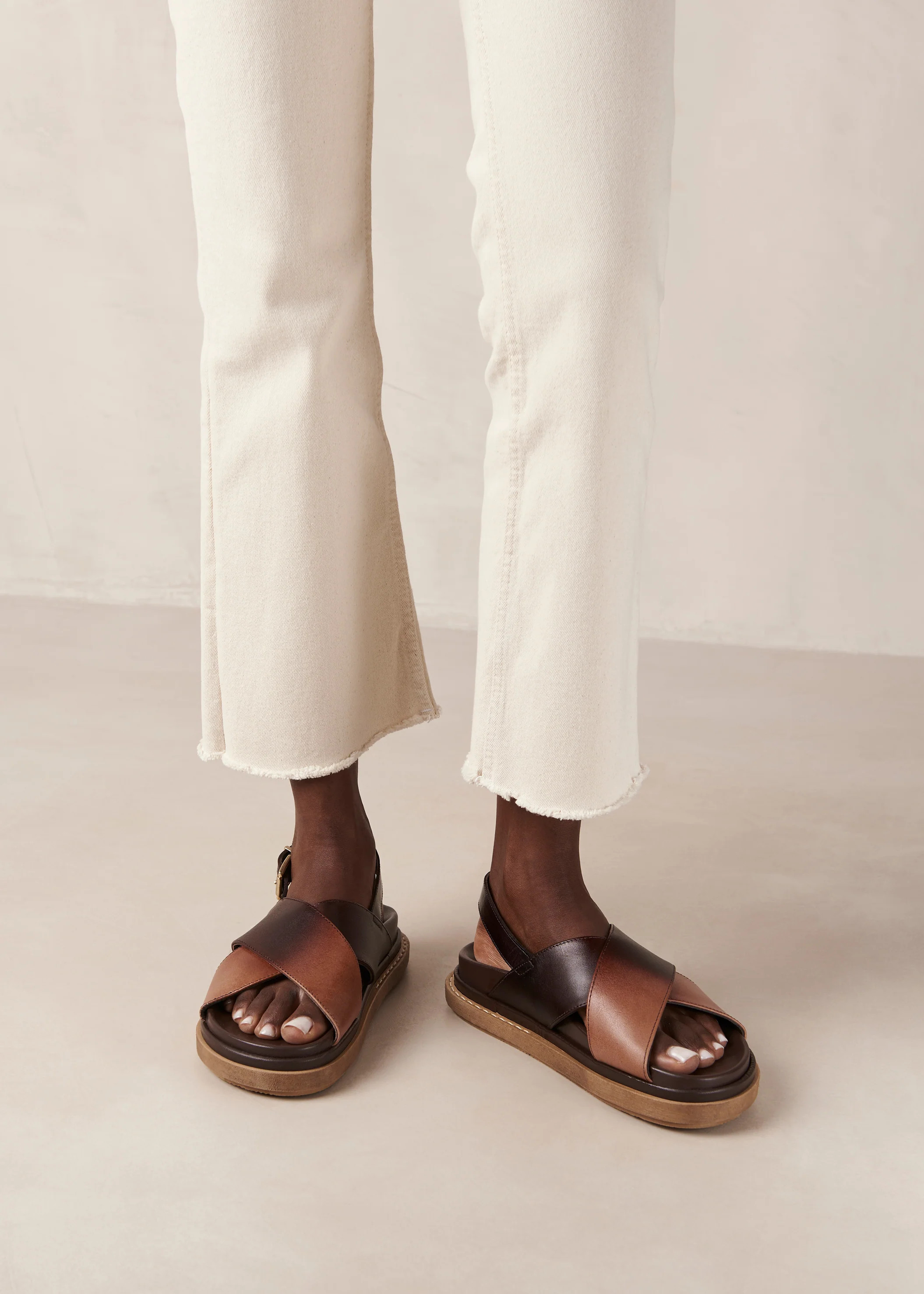 Marshmallow Degradé - Black and Brown Leather Sandals | ALOHAS | Alohas FR