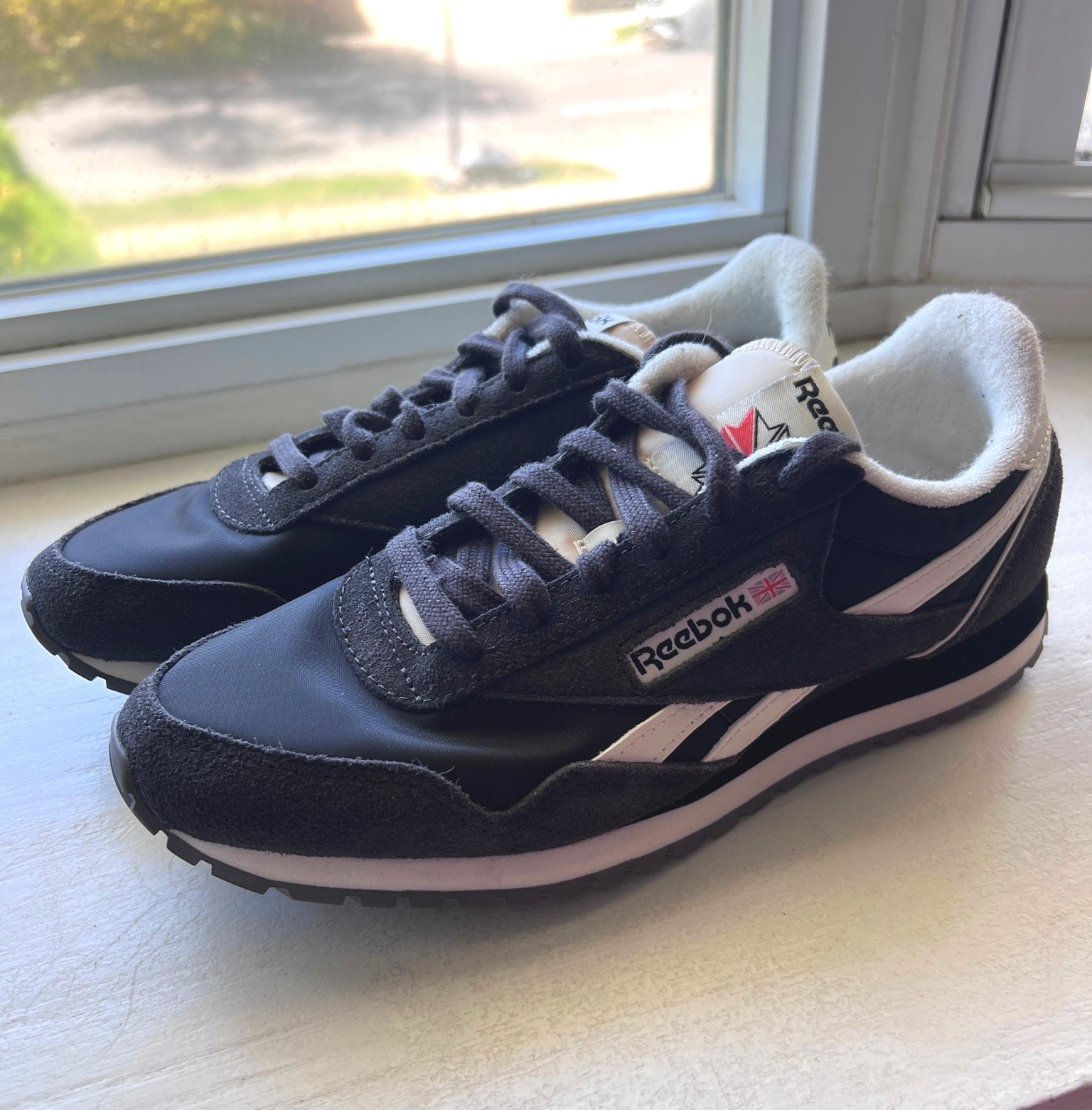 These reebok classic AZ are so retro. I’m obsessed. They are true to size and so comfortable and lightweight.

#LTKSaleAlert