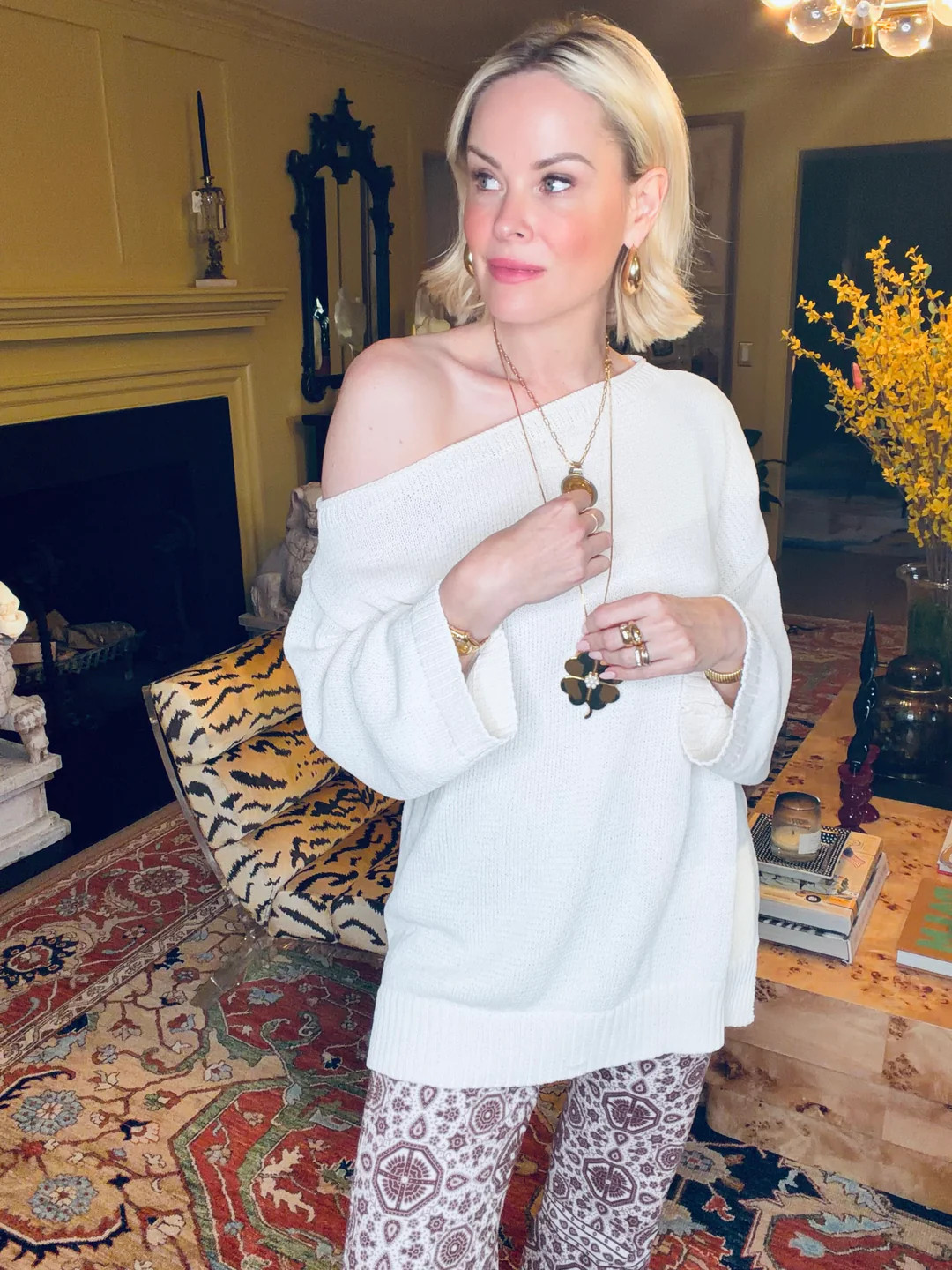 OFF SHOULDER TUNIC SWEATER | Teggy French