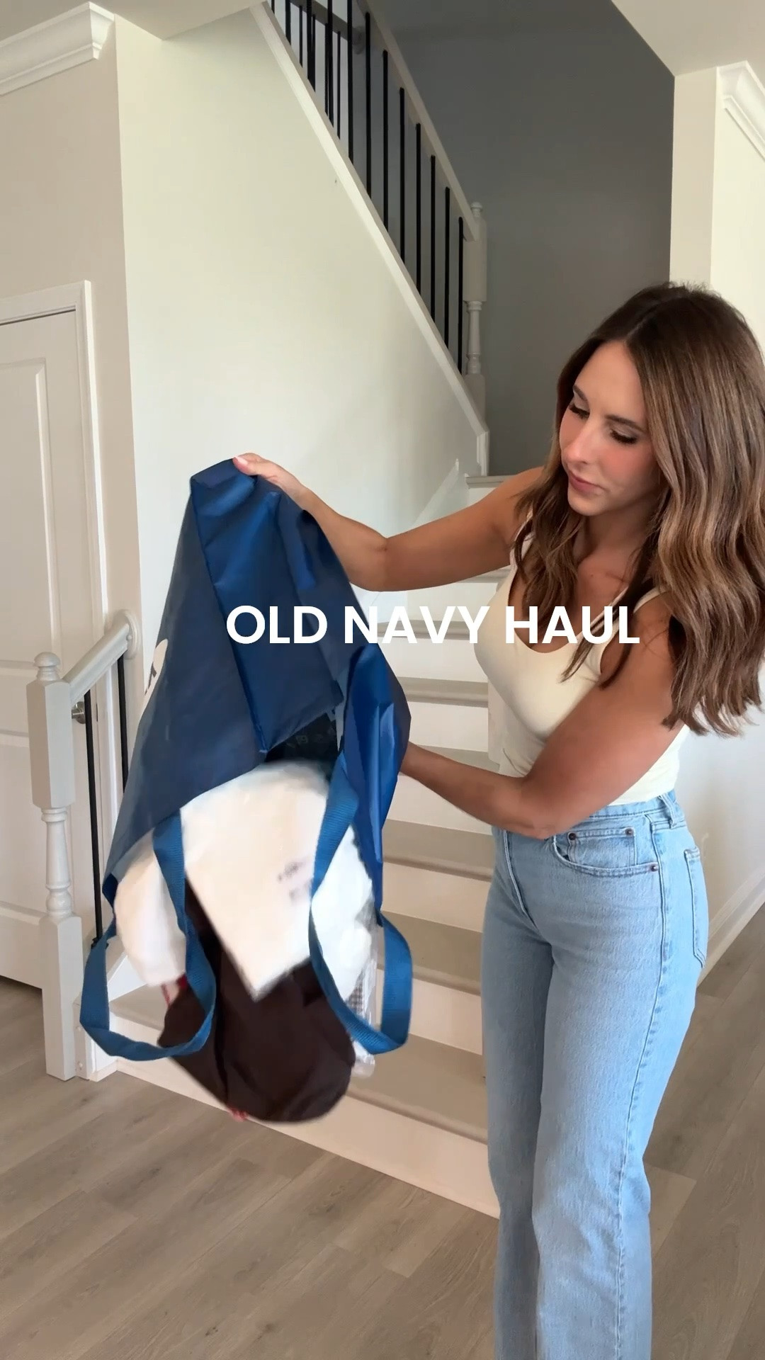 OLD NAVY HAUL ☀️
everything is TTS unless noted below ⬇️

for reference: 5’9” | 145 lbs | usually size 6 / M(medium or small tall in pants)

grey crewneck — size L for more comfy / oversized fit 

brown plaid pants + black active pants — size S tall(I’d recommend sizing down one from your TTS!)

#LTKSaleAlert #LTKOver40 #LTKTall