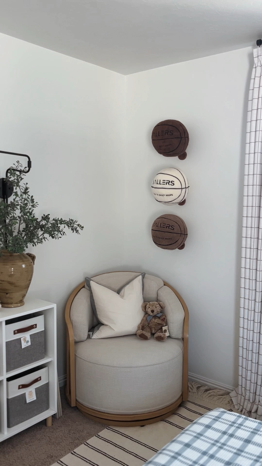 These are now back in stock! 🏀 They sold out so quick last time and I’m glad they brought them back, grab them now before they’re gone! 🏀⛹🏻‍♀️





#boyroom #giftguide #homedecor #kidsroom #momlife #amazonfind

#LTKKids #LTKmomlife #LTKFindsUnder100