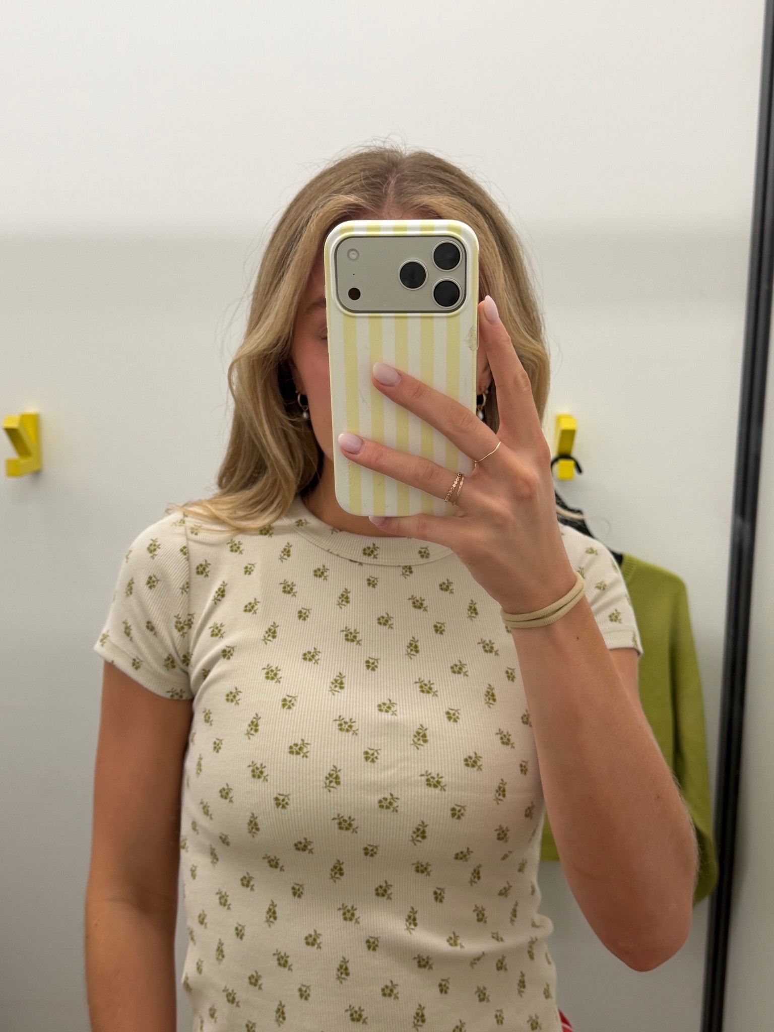 New prints of the Old Navy ribbed tee and I’m dyinggg they’re so good! I wear an xs
