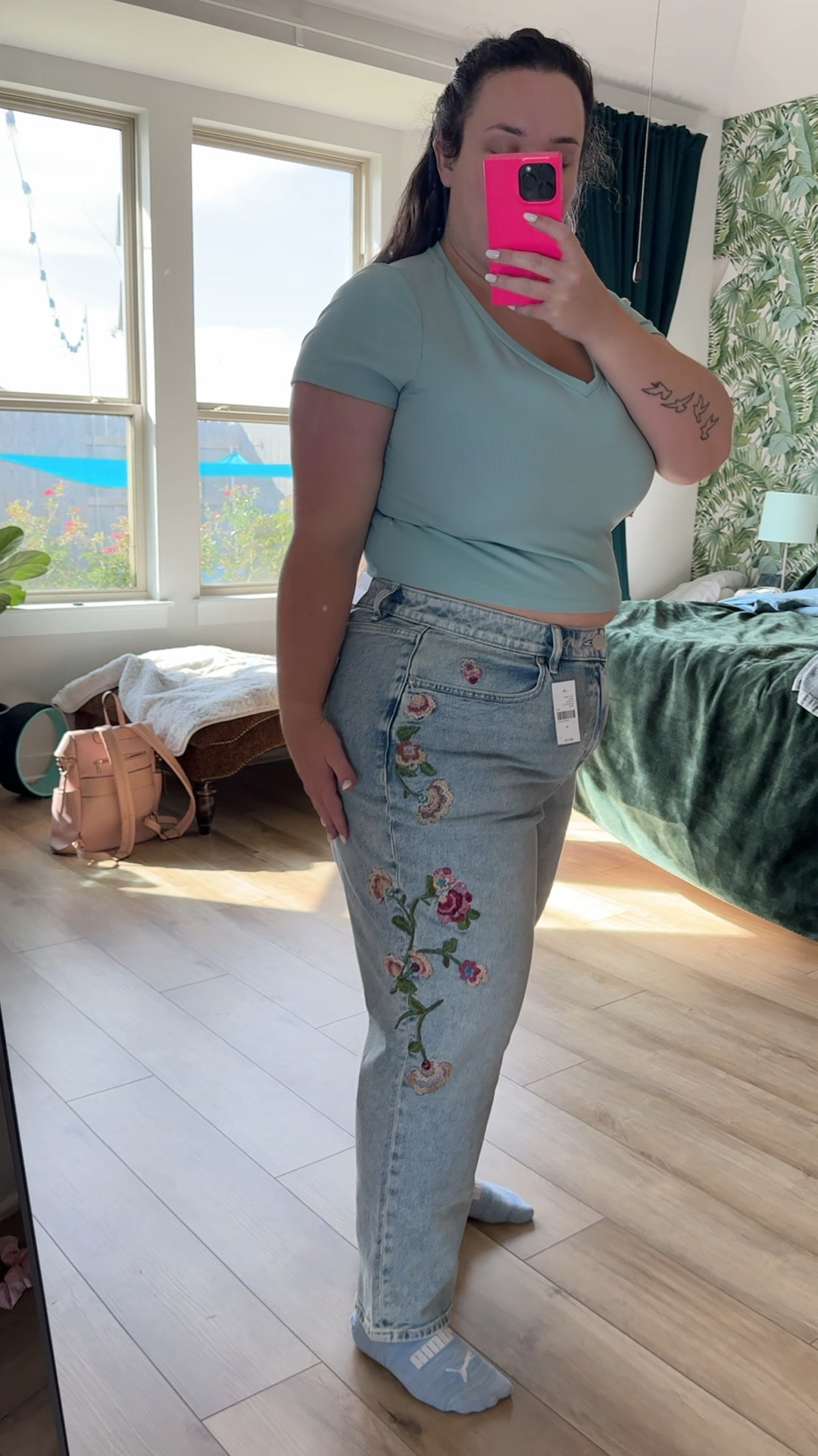 Floral mom jeans?! Say less! I’m in the size 16 (TTS)

#LTKPlusSize #LTKMidsize #LTKFindsUnder100