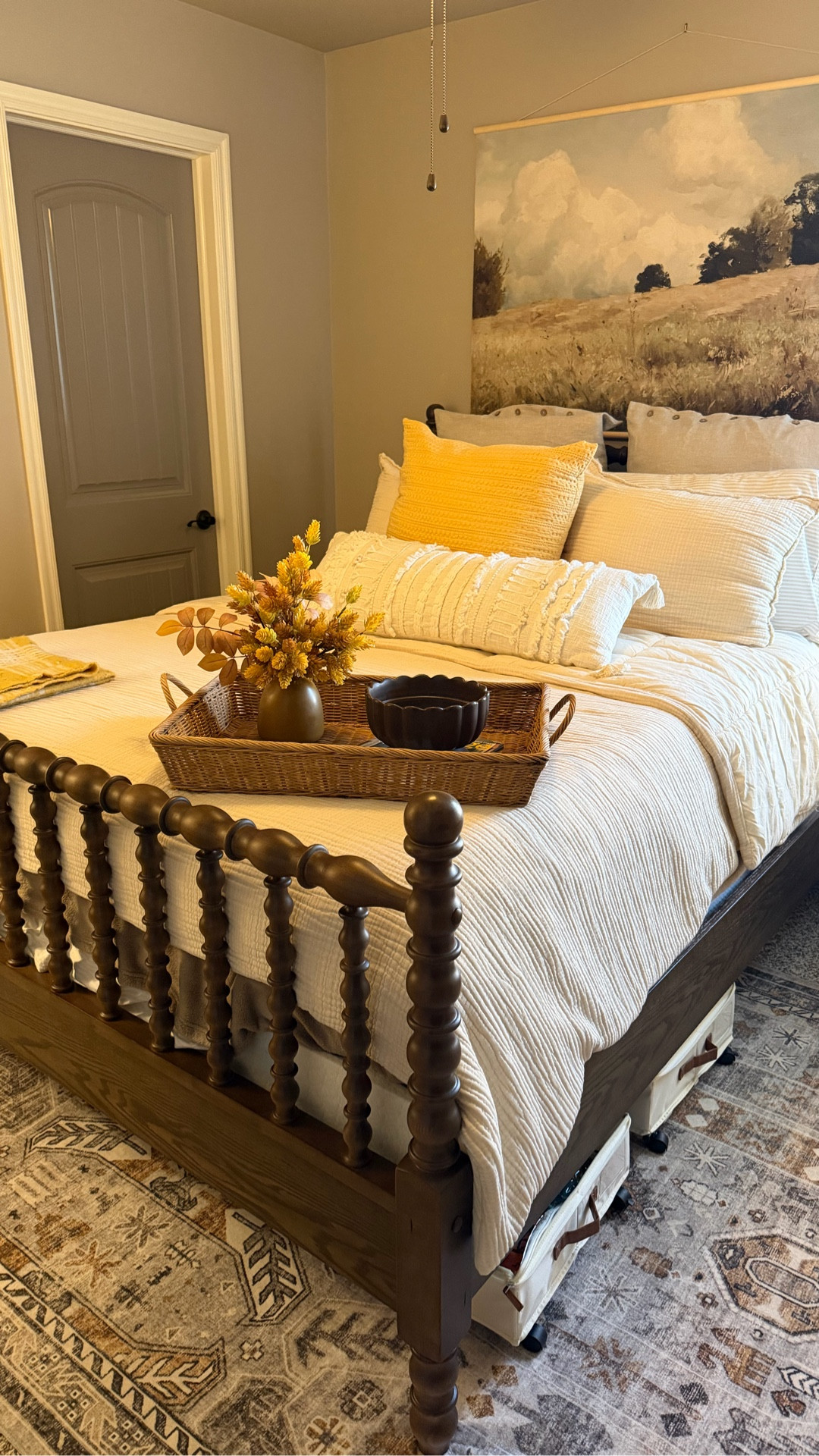 Guest bedroom redo… on a BUDGET 🙌✨

I wanted a warm, cozy space for guests without spending a fortune and I’m so happy with how it turned out 🤍

Proof you don’t have to break the bank to create a space that feels welcoming and beautiful 💕


#LTKOver40 #LTKMidsize #LTKHome