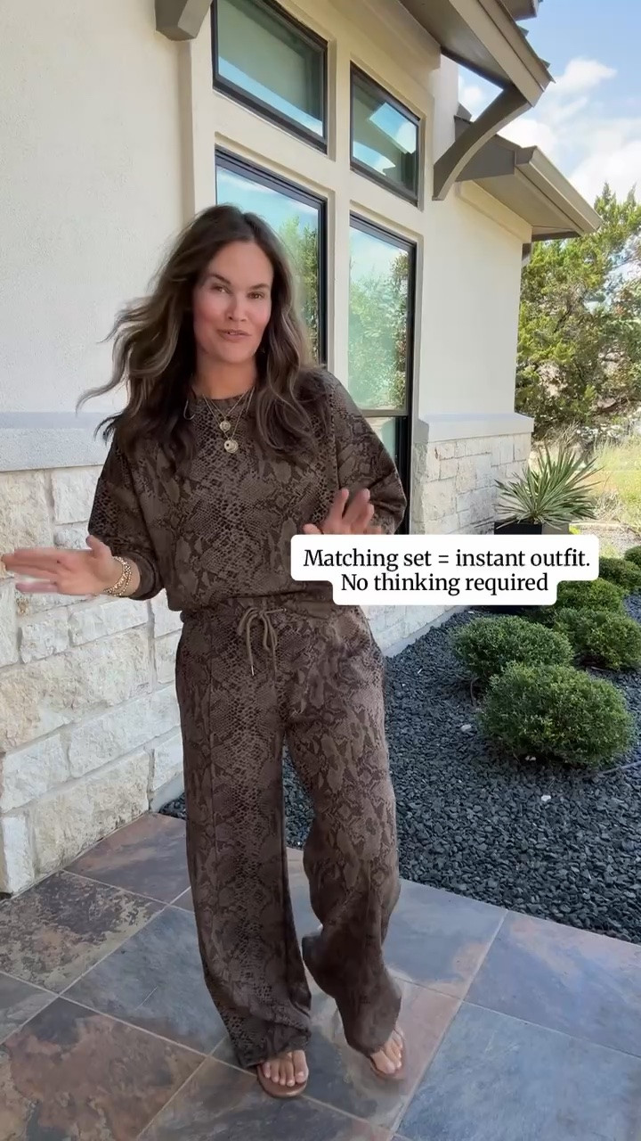 A matching set for fall AND this brown snake print?! Walmart knew exactly what they were doing with this one.

Walmart matching set, snake print set, brown matching set, fall matching set, Walmart fashion, animal print outfit, fall loungewear, ScubaKnit sweatshirt, casual fall outfit, Walmart fall finds, fall outfit ideas, JulieFranks

#LTKootd #LTKOver40 #LTKmomlife