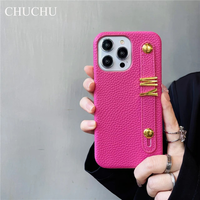 Capa de couro Metal Gold Name Pulseira, capa inicial personalizada, iPhone 14 Pro Max, 13, 12, 11... | AliExpress (US)