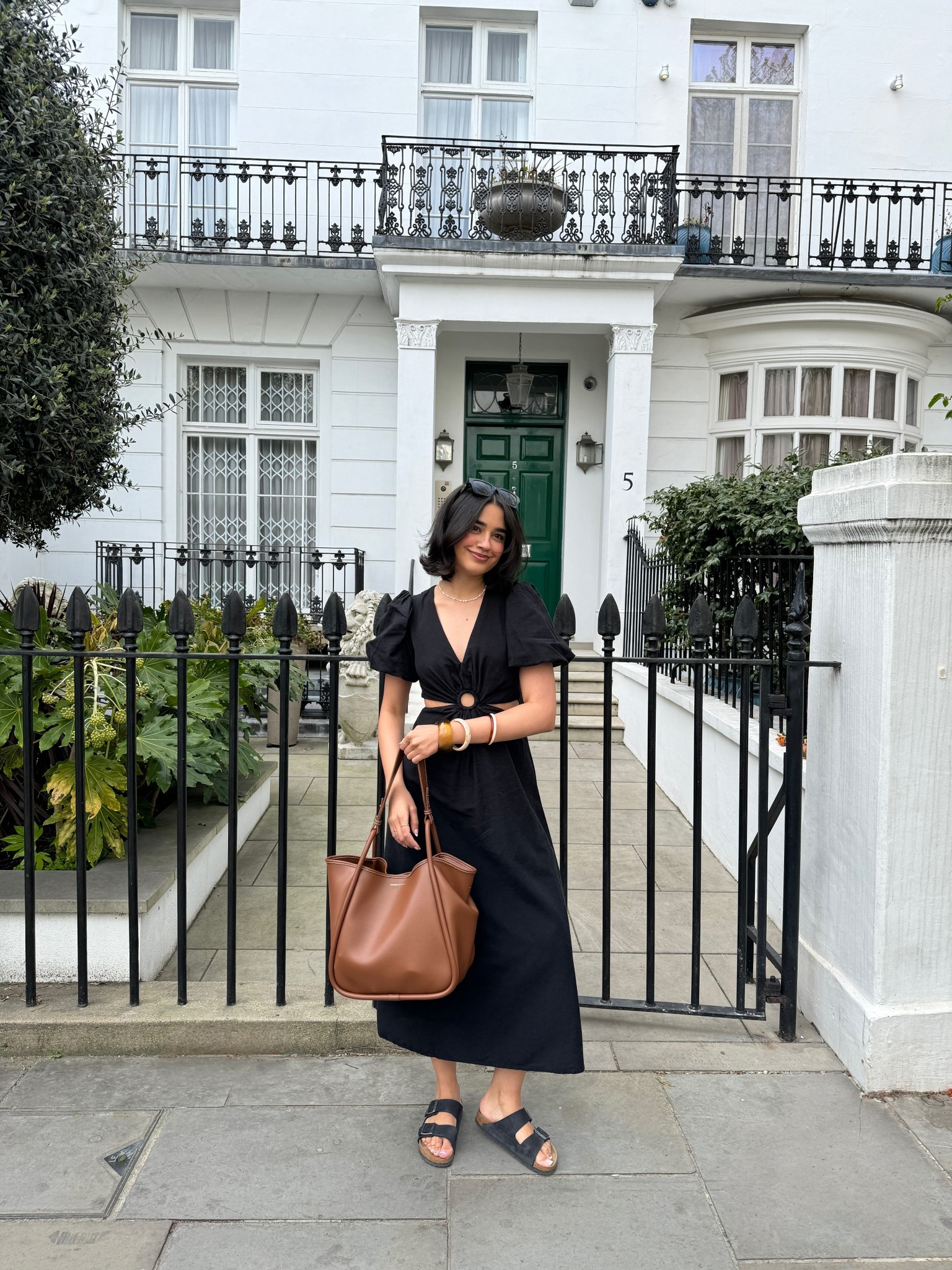 Spring outfit, classy outfit, London street style, brown/tan oversized slouchy tote bag, brown handbag, Charles & Keith 

#LTKuk #LTKspring #LTKeurope