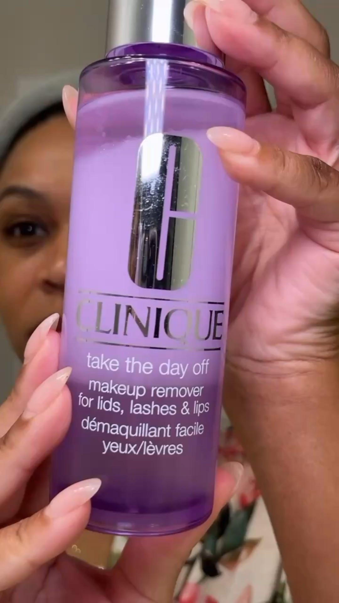 Let’s put this makeup remover to the test! Clinique Take the Day Off Makeup Remover 

I doubled up on mascara today using 2 different ones, so this was the perfect time to try it out. The proof is there—this formula is amazing, and it does NOT burn your eyes. Approved ✅



#LTKBeauty