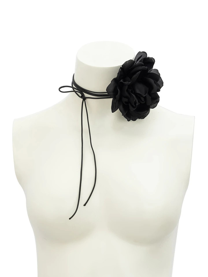 Gargantilla con diseño de flor | SHEIN