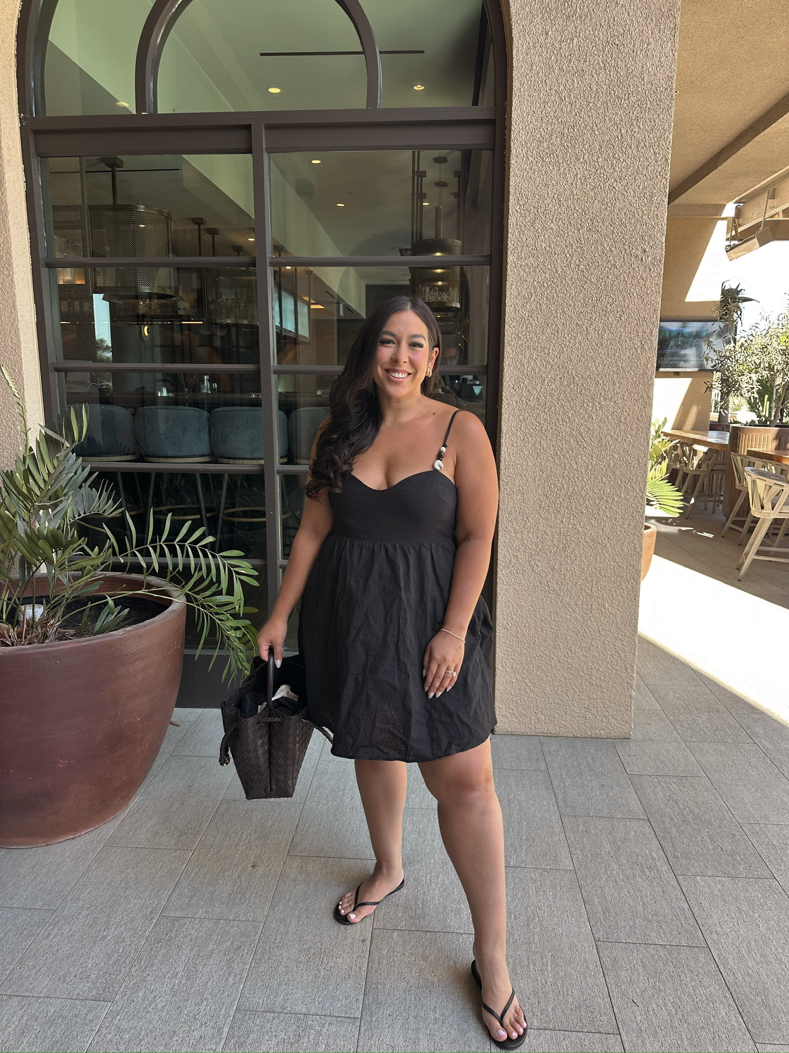 Size large (tall) midsize dress!
-
-
-
Palm spring outfit, girls trip outfit, black dresss