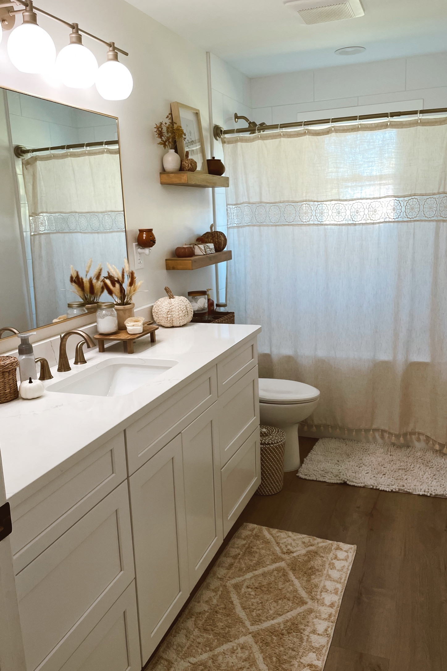 Neutral fall boho bathroom inspo 🌾🤎


Urban outfitters, cream, white walls, boho style, home decor, boho home decor, vanity, rattan, shelf decor, wall decor, floating shelves, shower curtain, shower ideas, woven basket, bathroom organizer, fall decor, neutral colors

#LTKstyletip #LTKhome #LTKSeasonal