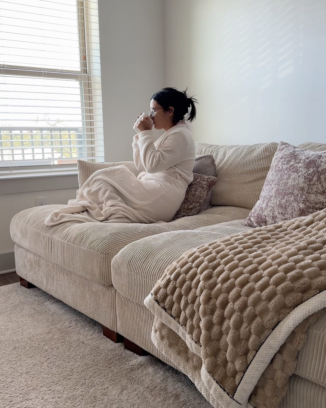 This is the comfiest couch ever under $1000

#LTKFamily #LTKHome #LTKSaleAlert