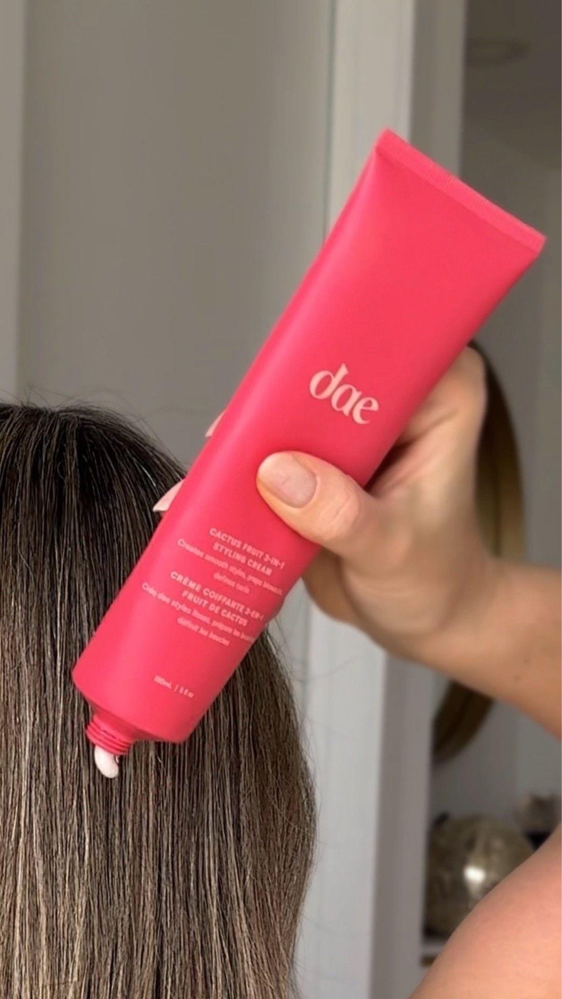 Perfect for creating updos, braiding, taming frizz and flyaways, and making hair more manageable. It’s also great for sleek hairstyles without making the hair look greasy. And the scent is absolutely amazing ✨