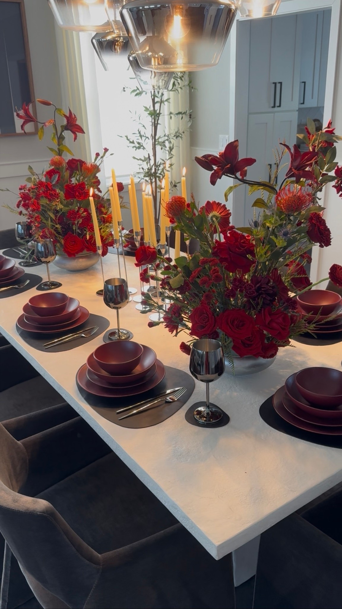It’s the holiday season! @allmodern has everything you need for stunning fall décor. Fast and free shipping – delivered for free in days, not weeks.This burgundy and silver table setting is perfect for Thanksgiving, Christmas, and New Year’s alike. Cheers to a chic and festive celebration!
@allmodern #allmodernpartner #modernmadesimple


#LTKHome #LTKSeasonal
