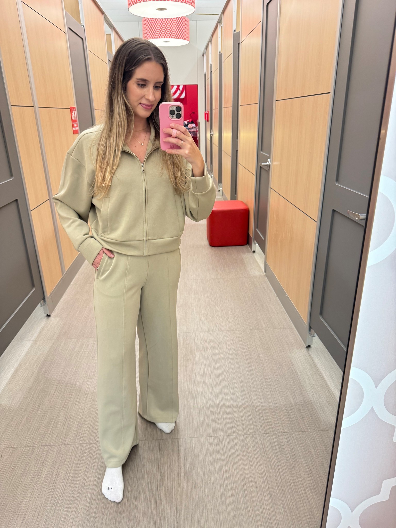 Buttery-soft, ridiculously comfortable, and still so cute. This set is giving luxury loungewear with just the right details. Hello middle seam + pockets 🤍 Shop the dreamiest fabric.

#LTKootd #LTKActive #LTKmomlife