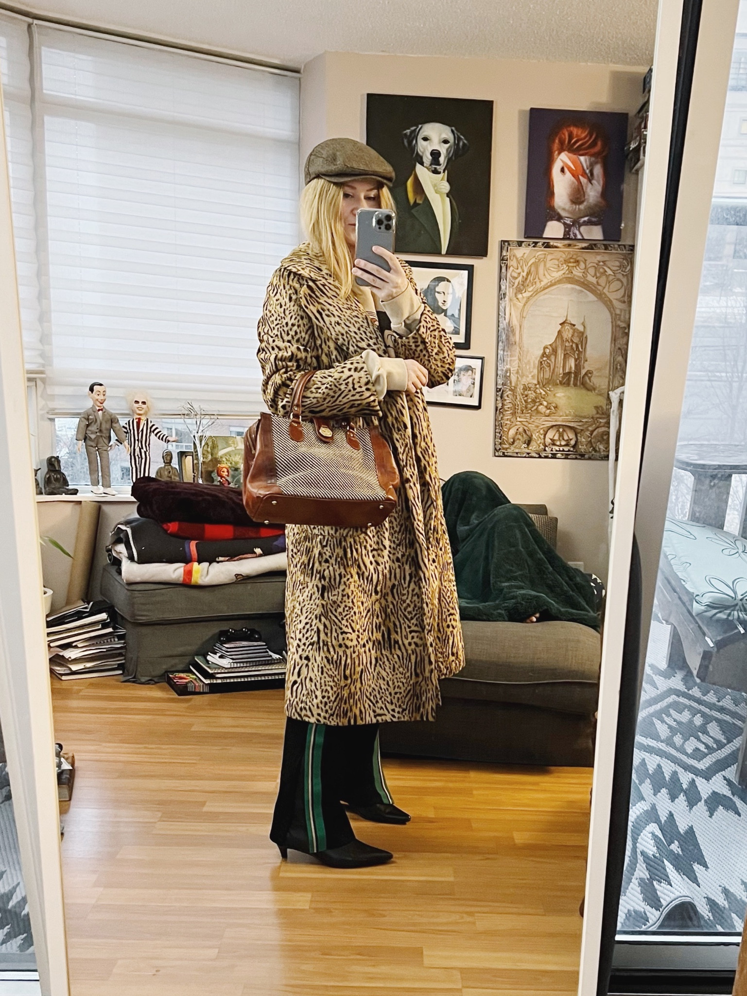 This is my "it looks like I threw it together, but it’s intentional" look. I also forgot about this sweatshirt. I love this sweatshirt but it somehow got crumpled at the back of a shelf. It pays to go through your clothes often.
•
.  #FallLook  #StyleOver40  #vintageCoat  #animalPrintLover  #cos  #secondhandFind #etsyFind #FashionOver40  #MumStyle #genX #genXStyle #genXInfluencer #WhoWhatWearing #genXblogger #vintageBag #Over40Style #40PlusStyle #Stylish40s #styleTip  #HighStreetFashion #StyleIdeas



#LTKSeasonal #LTKstyletip