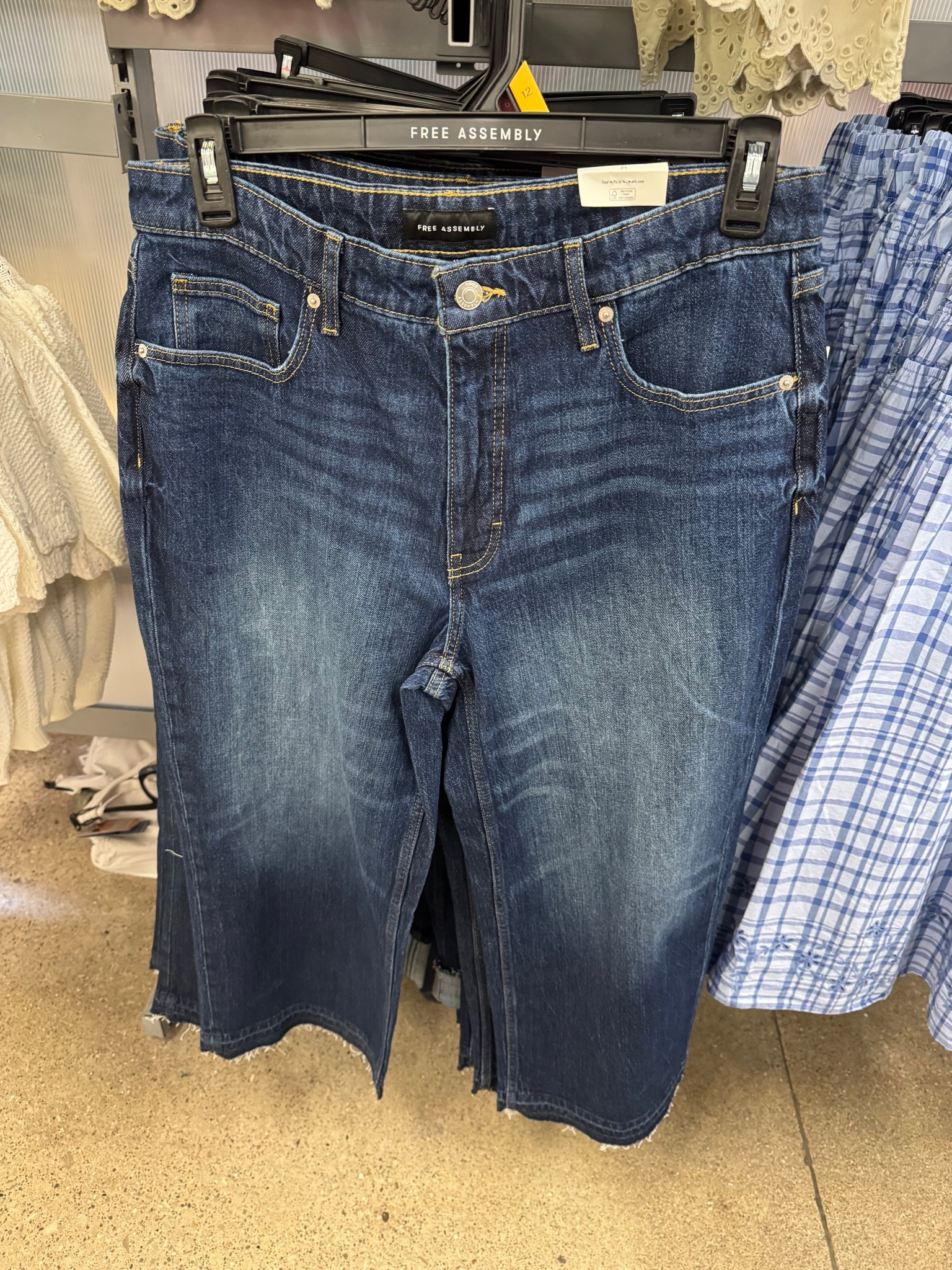 Walmart Free Assembly Women's Midrise Wide Leg Release Hem Jeans, 24" Inseam, Sizes 0-20

#LTKootd #LTKgrwm #LTKOver40