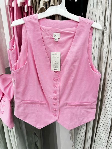 Target find: tailored suit vest available in 3 colors 

Spring fashion • spring essentials • affordable fashion 

#LTKfindsunder50 #LTKstyletip #LTKSeasonal