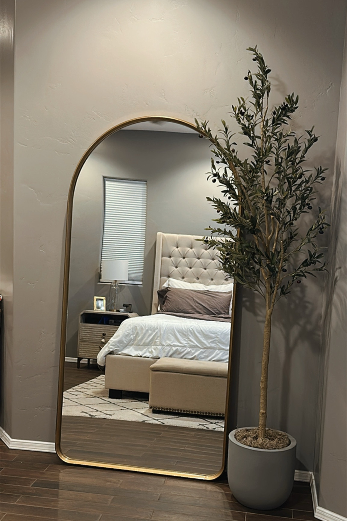 Oversized floor mirror 81 x 41

#LTKStyleTip #LTKHome #LTKSaleAlert