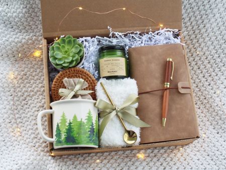 Holiday gift box, Christmas gift basket, gift for her





hygge gift, sending a hug, gift box for women, care package for her, thank you gift, gift box idea, Christmas gift box, etsy Christmas gifts, gift guide for her, cozy gift 

#LTKGiftGuide #LTKHoliday #LTKSeasonal