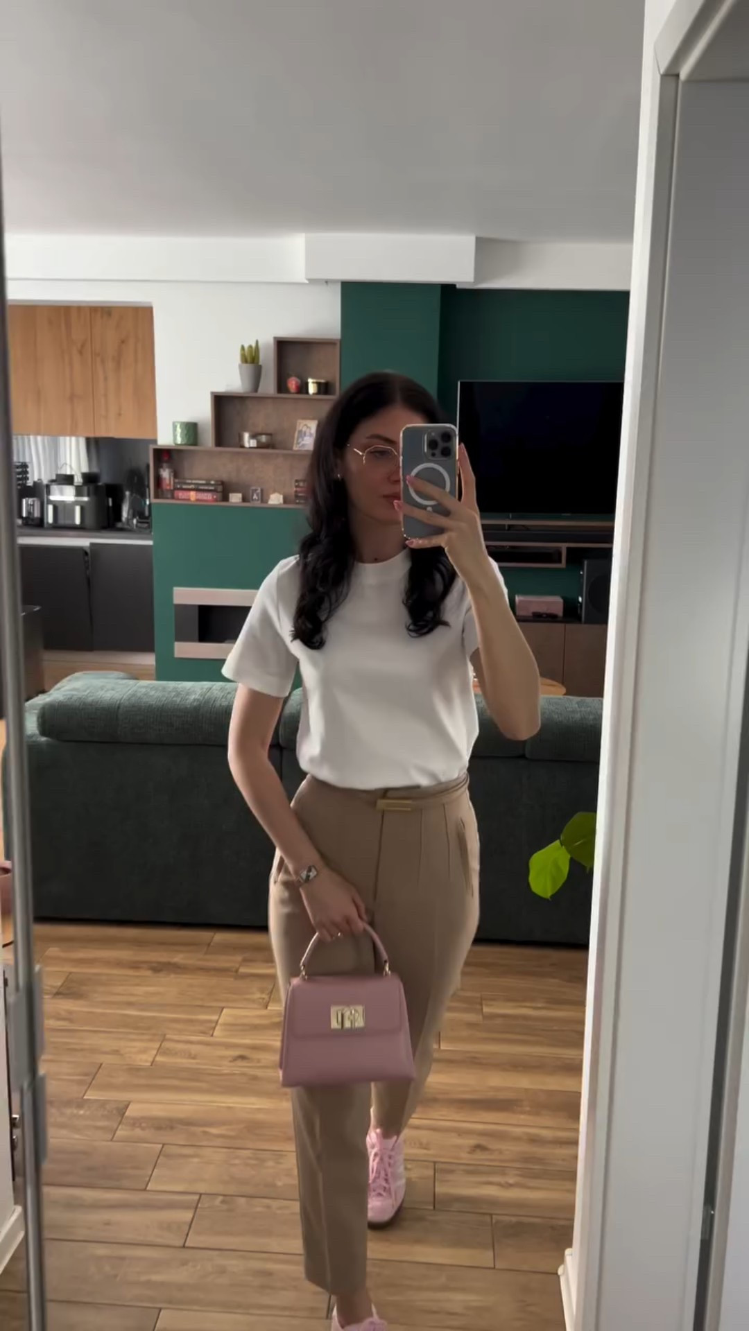 Here’s how I’m styling THE basic T-shirts from @cosstores for my 9-5 👜👩🏻‍💻 

#workwear #officeoutfits #corporatefashion #9to5style 



#LTKstyletip #LTKbag #LTKworkwear