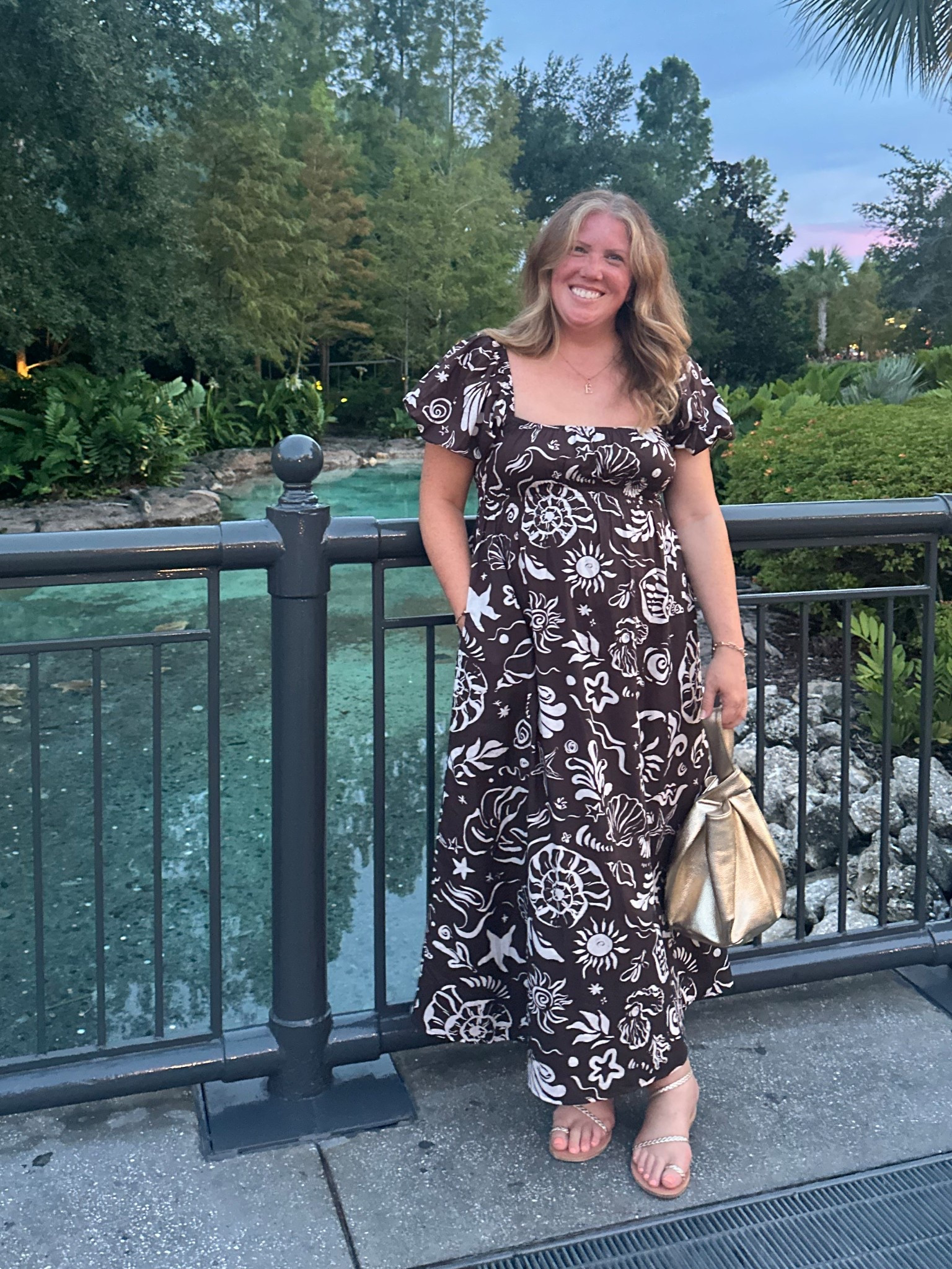 Dress with pockets and gold accessories 

#LTKmidsize #LTKsummer #LTKuk