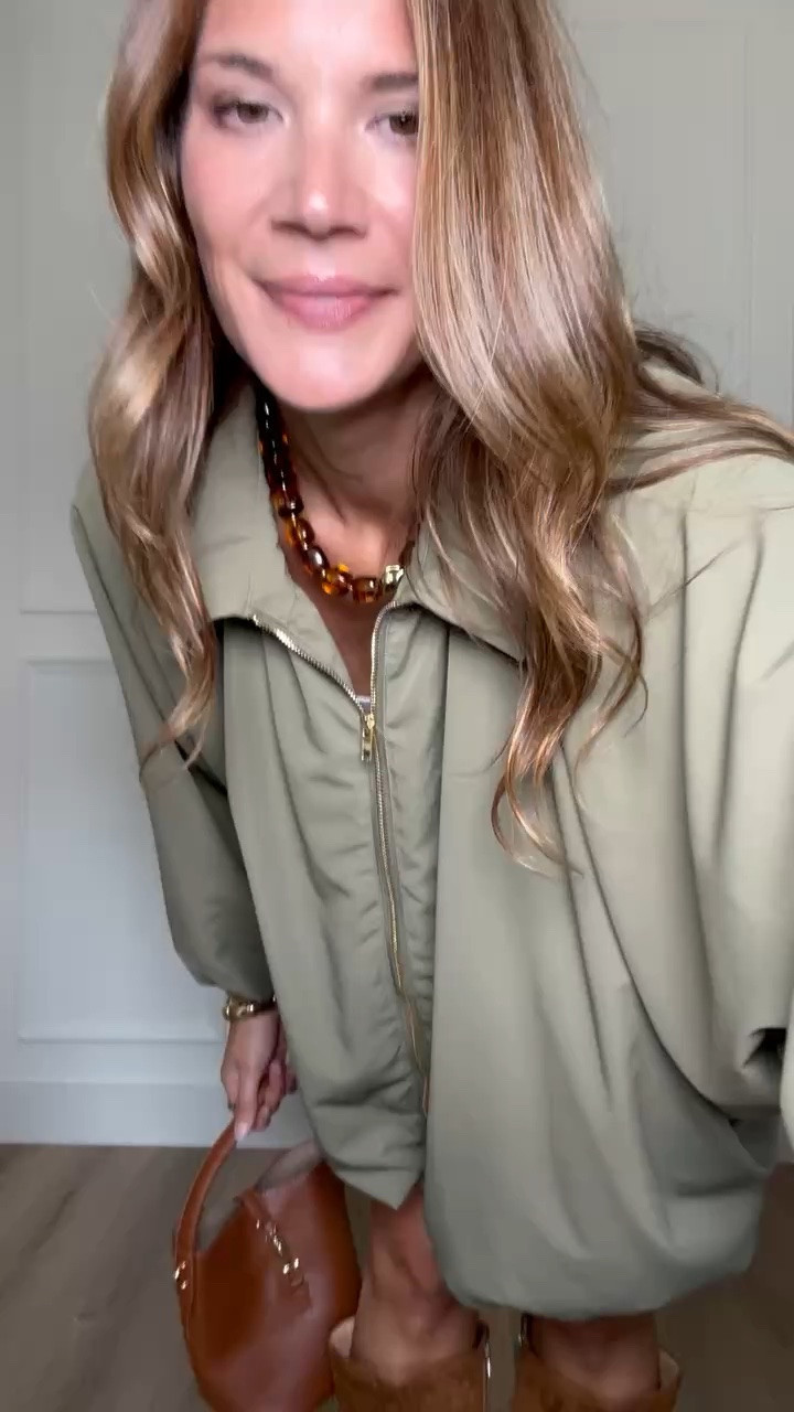 Another date night look I’m loving for fall. It feels dressed up without being too formal, and it’s the kind of outfit that works just as well for dinner as it does for drinks or a fall event.

Fall date night outfit, Date night style, Tall girl fashion, Tall friendly clothing, Fall outfit ideas, Dinner outfit, Dressy casual outfit, Autumn fashion, Going out outfit, Fall style, 6 foot style, StangandCo

#LTKdayinmylife #LTKgrwm #LTKootd