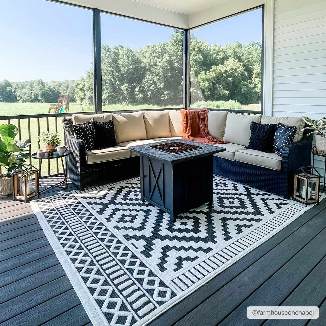 Black Feya Indoor & Outdoor Rug | Boutique Rugs