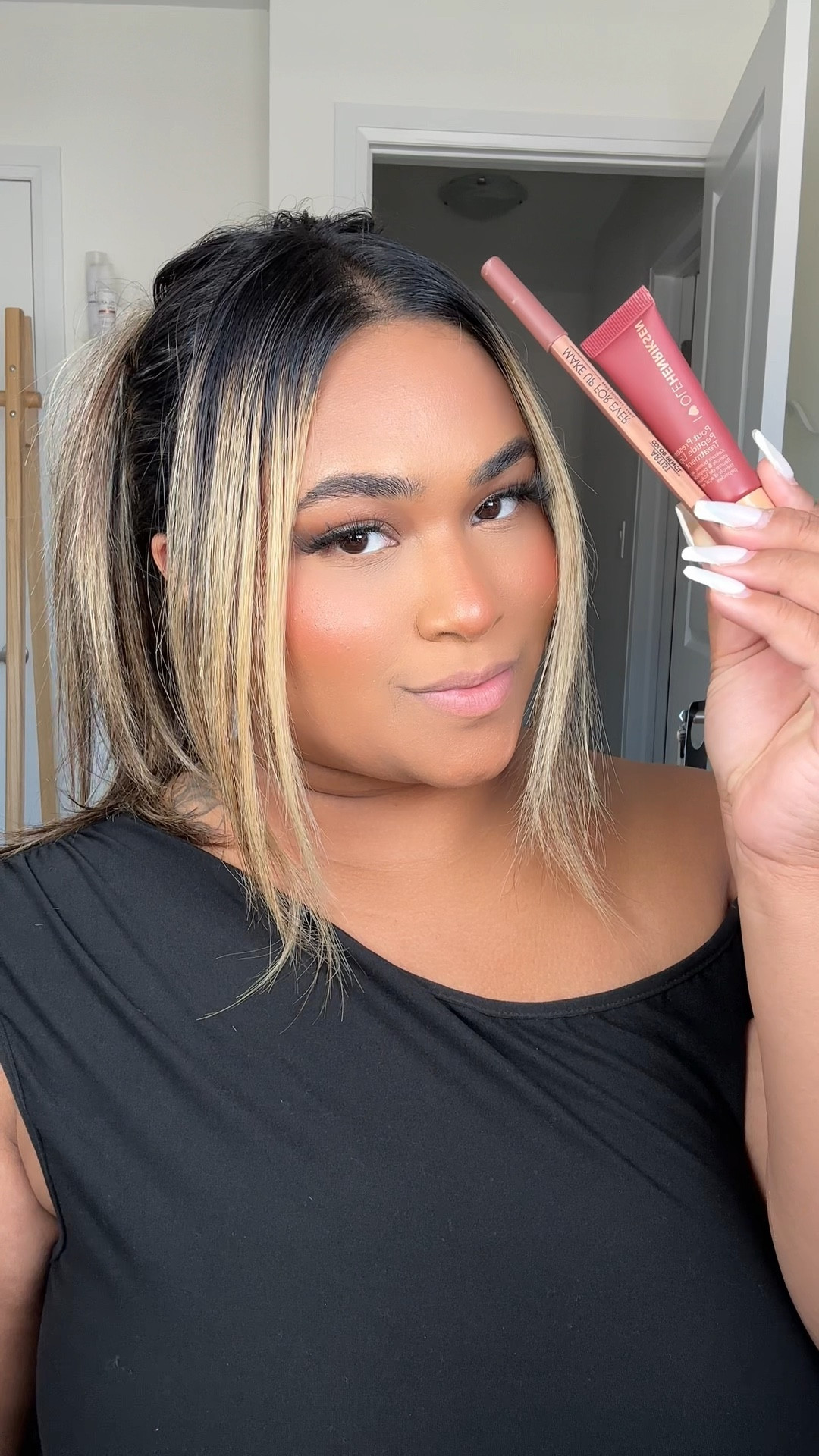 Make up forever – anywhere caffeine
Ole Henriksen – cacao crème 

#LTKBeauty