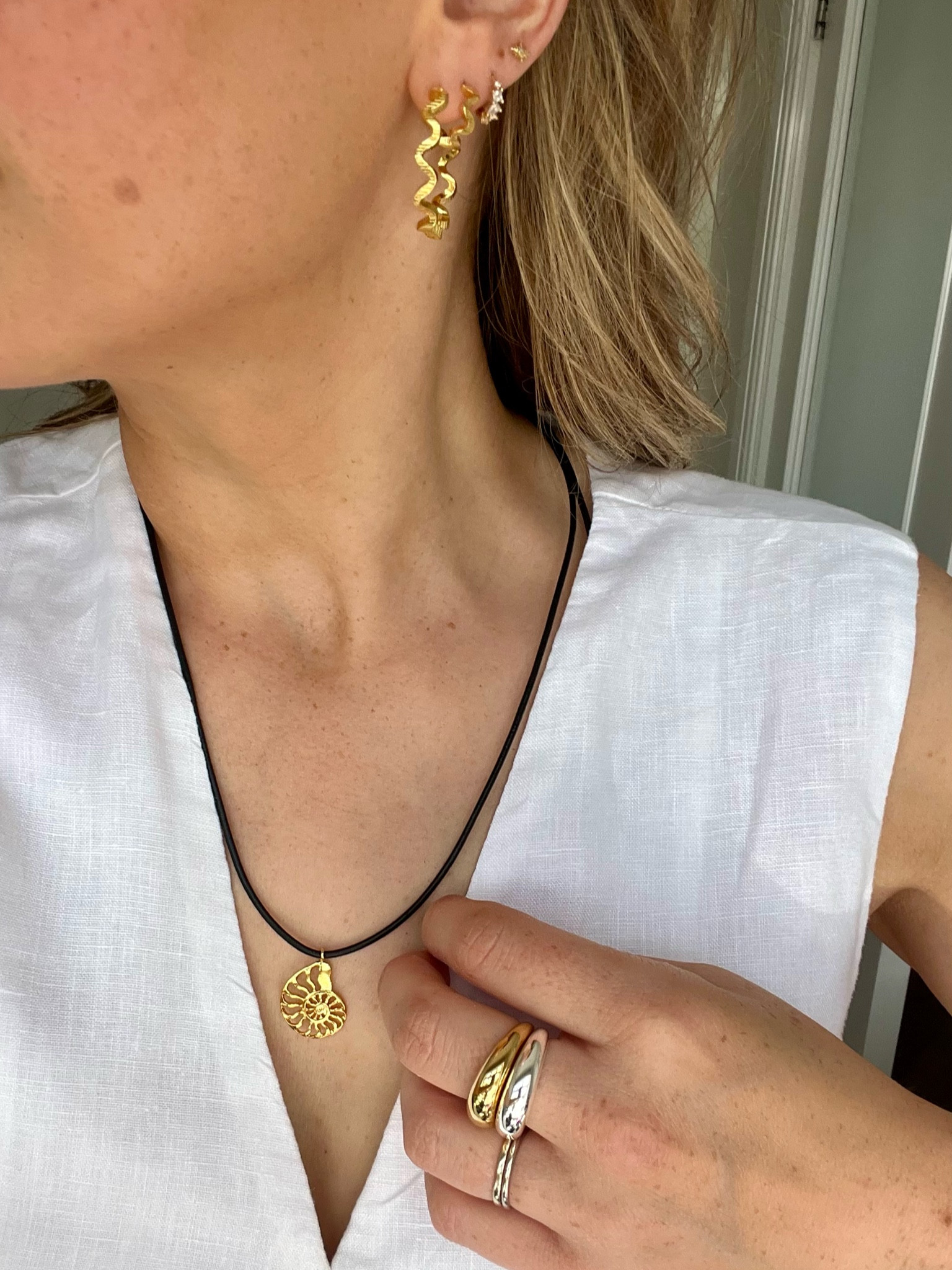 The easiest way to elevate an outfit is always with beautiful Jewellery 

Cord necklace
Hoop earings
Demi fine jewellery 

#LTKstyletip #LTKeurope #LTKmidsize